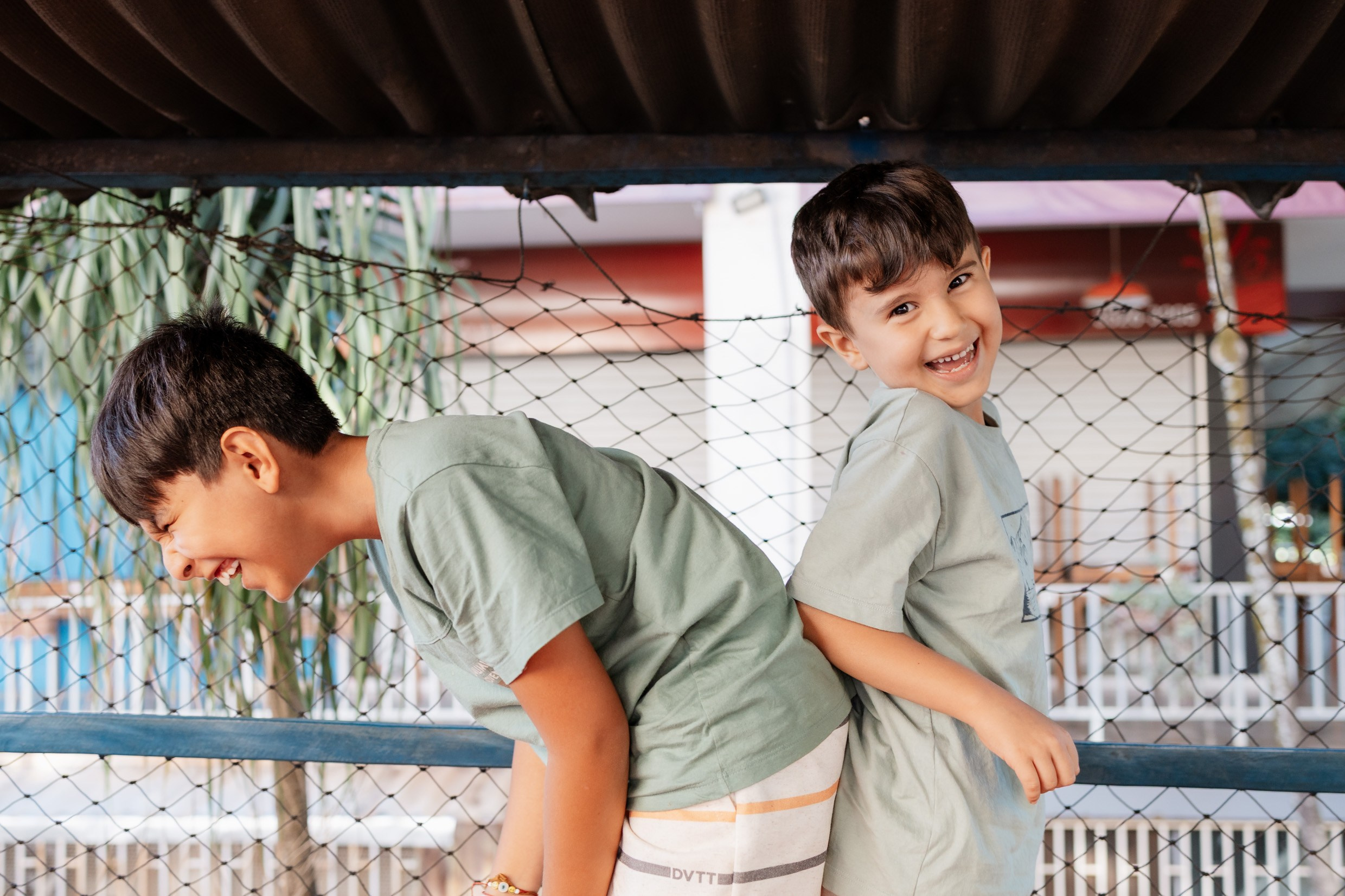 Ensaio mãe e filhos em Brasília • Asa Norte | Fotografia de Família. Fotógrafa em Brasília e Recife | Ensaios de família, gestante e festas infantis — Ize Fotografia