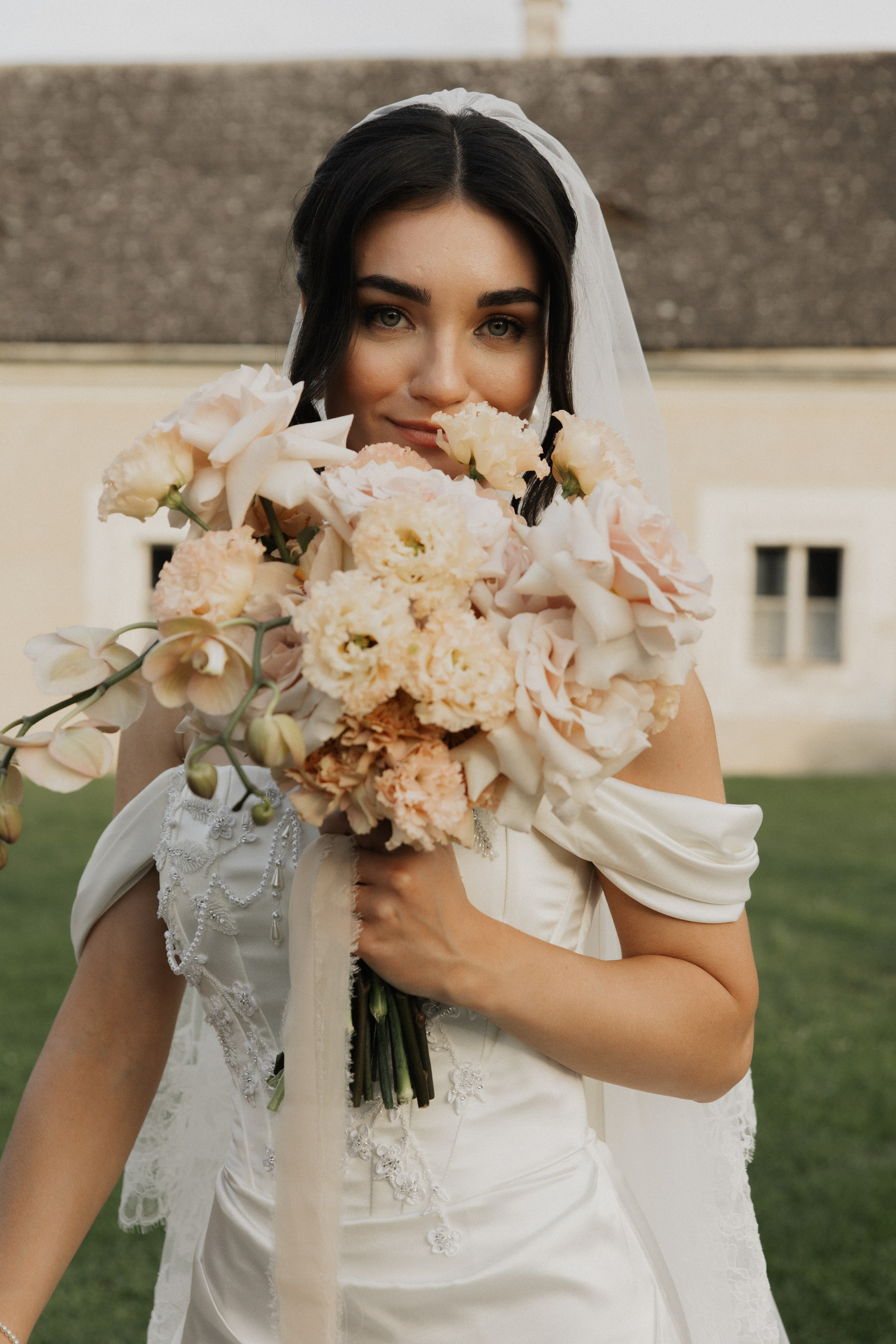 Elegant Castle Wedding in Austria | Alwin & Ruth’s Fairytale Celebration. Wedding photographer and videographer based in Timisoara, Romania