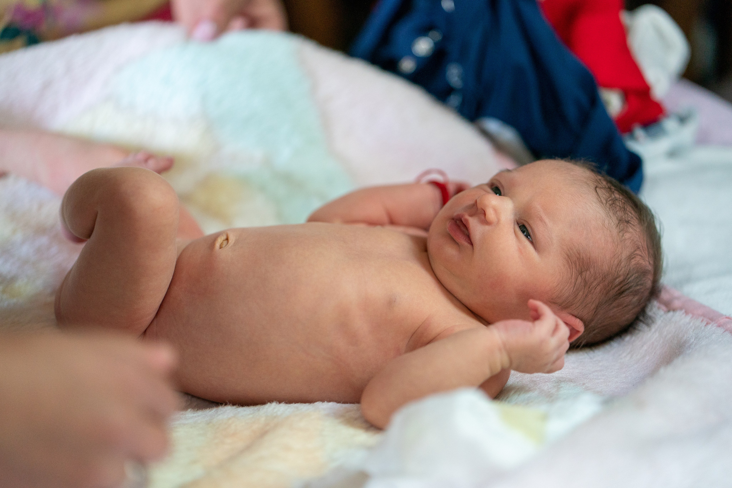 “Bebeluș botezat în biserică, ținut în brațe de nași” • “Detaliu cu lumânarea de botez decorată cu flori albe” • “Părinți emoționați alături de copilul lor la ceremonia de botez” • “Masa festivă de botez cu decor tematic și tort personalizat” • “Momentul în care preotul toarnă apă sfințită pe fruntea bebelușului” “Bebeluș în rochie albă de botez, zâmbind în brațele mamei” • “Detaliu cu cruciulița de botez așezată pe o pernă de satin” • “Părinți și nași aprinzând lumânările în timpul ceremoniei de botez” • “Tort de botez decorat cu figurine tematice și numele copilului” • “Copil botezat dormind liniștit în pătuțul decorat festiv” • “Momentul în care preotul binecuvântează copilul în fața altarului” • “Invitați adunându-se în jurul mesei festive la petrecerea de botez” • “Bebeluș ținând în mână o jucărie personalizată primită la botez” • “Familie fericită pozând împreună după ceremonia de botez” • “Decor tematic cu baloane și flori la locația petrecerii de botez” fotograf Botoșani fotograf evenimente fotograf botez Alin Chirila fotograf alinofotostudio,- Preotul ținându-l pe micuțul Mathias Gabriel la botez, în biserica Înălțarea Domnului, Copălău - Detalii de la botezul lui Mathias – lumânare, trusou și icoană - Familia lui Mathias Gabriel alături de micuț, în ziua botezului - Portret emoționant cu mama și bebelușul în brațe, în biserică,fotograf profesionist evenimente Botoșani, Iași, Suceava, Fălticeni, Bacău, Pașcani, Roman - AlinoFotoStudio by Alin Chirilă - servicii foto nuntă, botez, cununie, ședințe foto creative, albume personalizate, fotografii emoționante și calitative pentru cele mai importante momente din viață,fotograf nuntă Botoșani Alin Chirilă, ședință foto botez Iași - AlinoFotoStudio, servicii fotograf profesionist evenimente Suceava, fotograf cununie civilă Fălticeni - Alin Chirilă, album foto nuntă personalizat Bacău.“Bebeluș botezat în biserică, ținut în brațe de nași” • “Detaliu cu lumânarea de botez decorată cu flori albe” • “Părinți emoționați alături de copilul lor la ceremonia de botez” • “Masa festivă de botez cu decor tematic și tort personalizat” • “Momentul în care preotul toarnă apă sfințită pe fruntea bebelușului” “Bebeluș în rochie albă de botez, zâmbind în brațele mamei” • “Detaliu cu cruciulița de botez așezată pe o pernă de satin” • “Părinți și nași aprinzând lumânările în timpul ceremoniei de botez” • “Tort de botez decorat cu figurine tematice și numele copilului” • “Copil botezat dormind liniștit în pătuțul decorat festiv” • “Momentul în care preotul binecuvântează copilul în fața altarului” • “Invitați adunându-se în jurul mesei festive la petrecerea de botez” • “Bebeluș ținând în mână o jucărie personalizată primită la botez” • “Familie fericită pozând împreună după ceremonia de botez” • “Decor tematic cu baloane și flori la locația petrecerii de botez” fotograf Botoșani fotograf evenimente fotograf botez Alin Chirila fotograf alinofotostudio.fotograf botez Amelis Maria, fotografie botez Botoșani, fotograf Alin Chirilă, amintiri botez, fotografii botez, botez Amelis Maria, fotograf copii, fotografie botez în Botoșani,