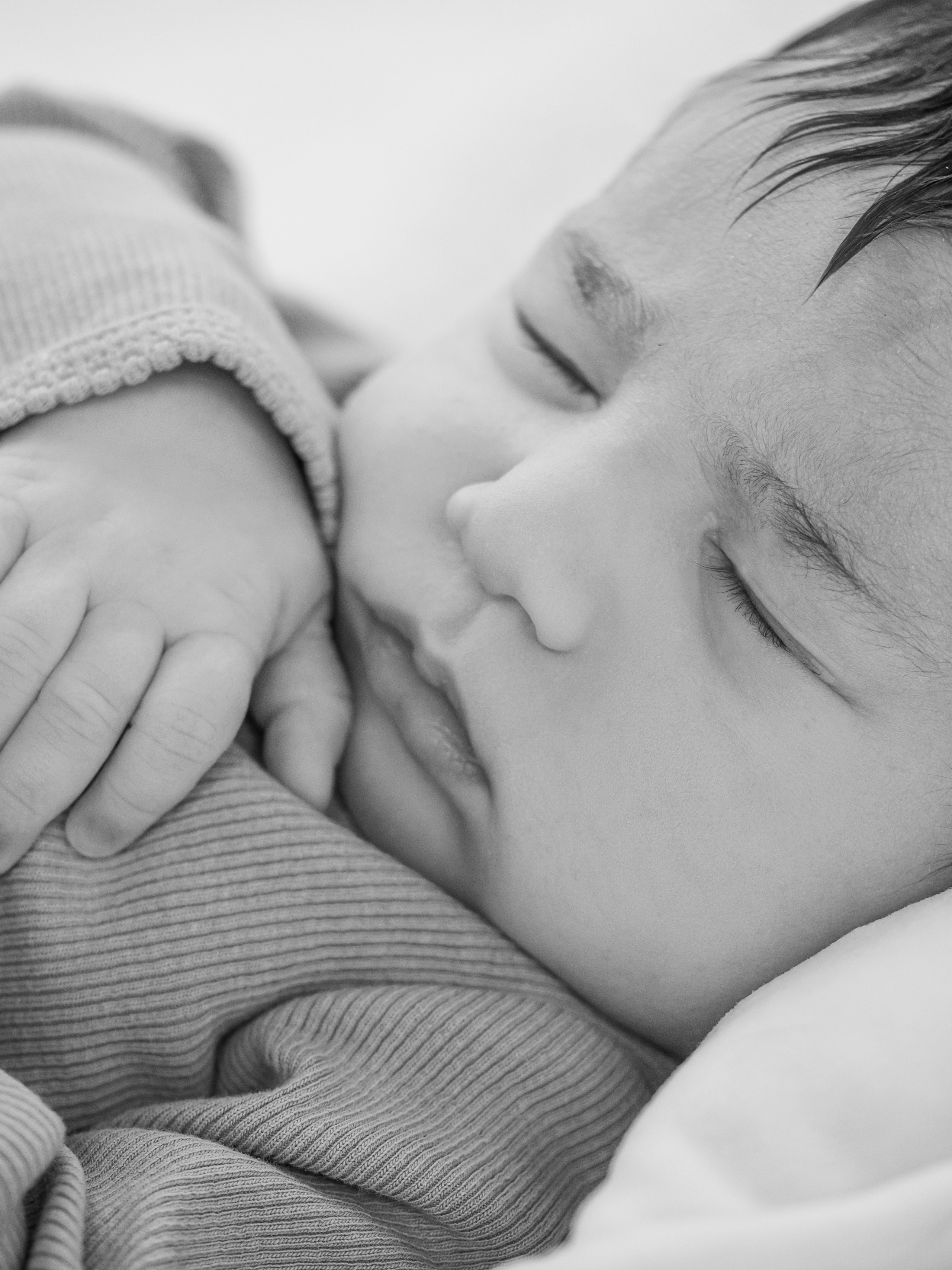 Newborn. Mimosa Studios — Motherhood & Family Photographer in Montreal