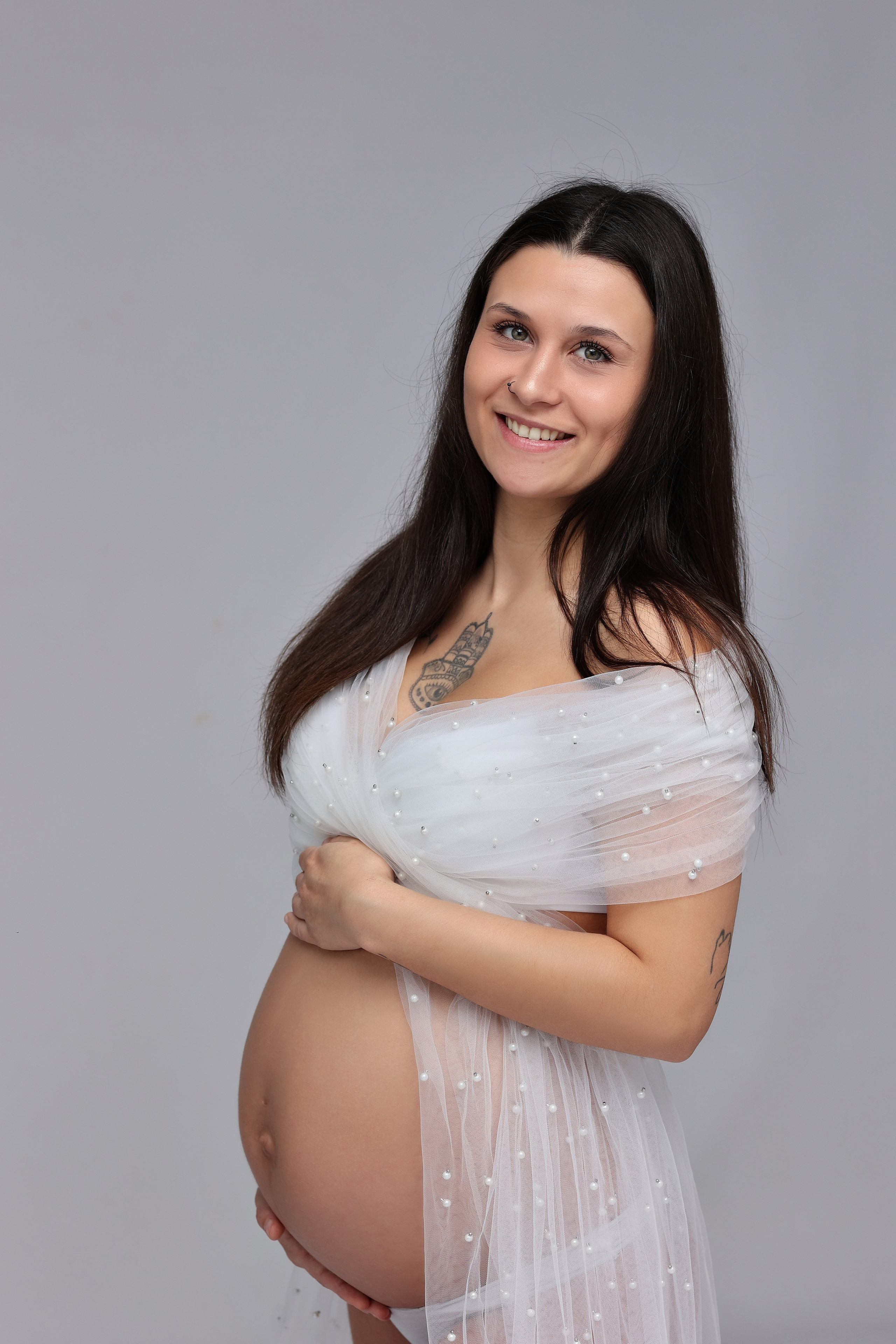 Nueva Sesión Embarazo En Estudio. Fotografía de Eventos, Embarazo y Familiar en Pirineos