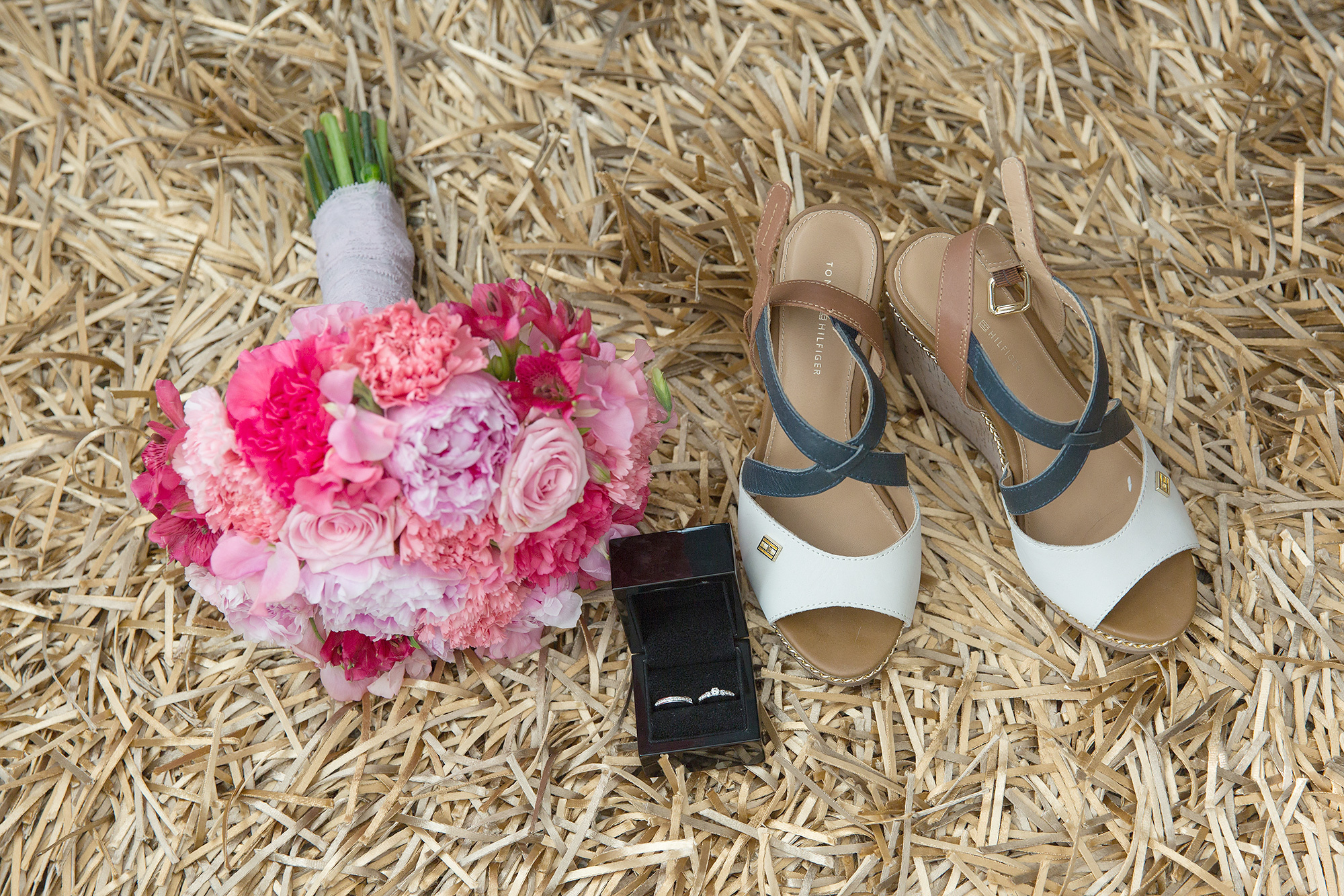 Anniina ja Antti, dokumentaarinen hääkuvaus Villa Katayssa