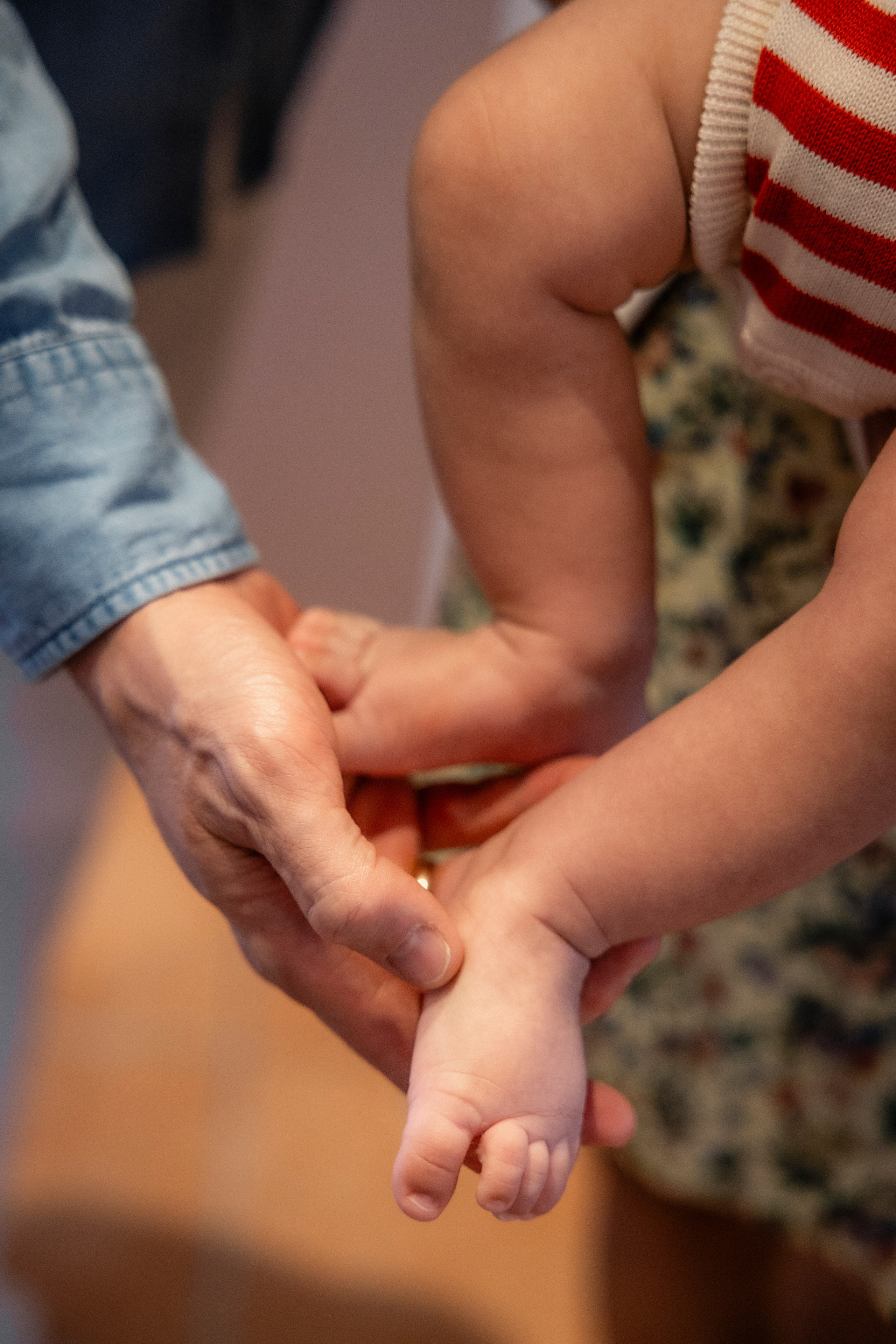 From bump to baby: why at-home family photoshoots in Toulouse are worth It. Eugénie Smirnova — photographe à Toulouse et dans le sud-ouest de la France