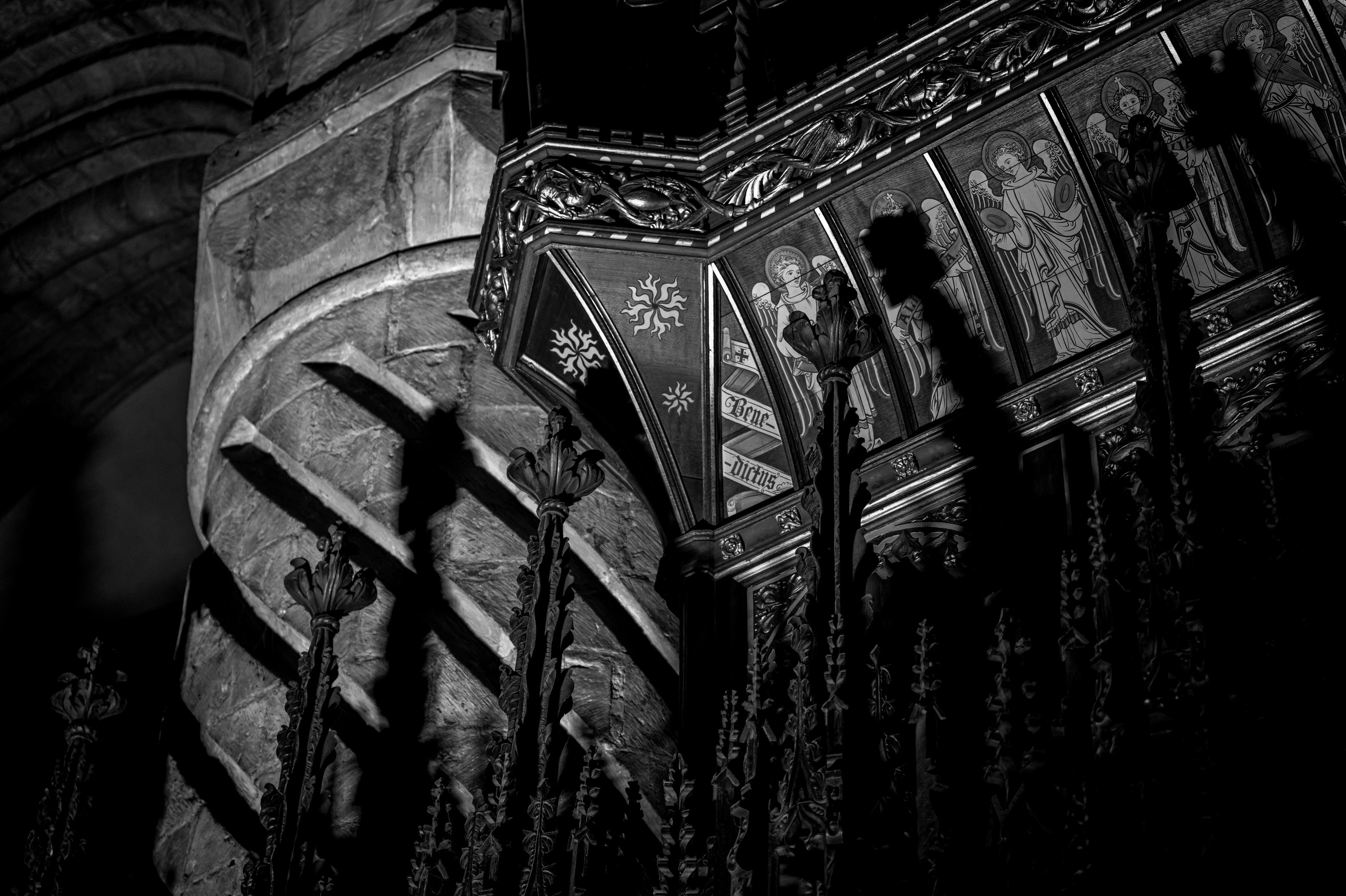 Luxmuralis. Expect Miracles Photography by Kate & Andrew