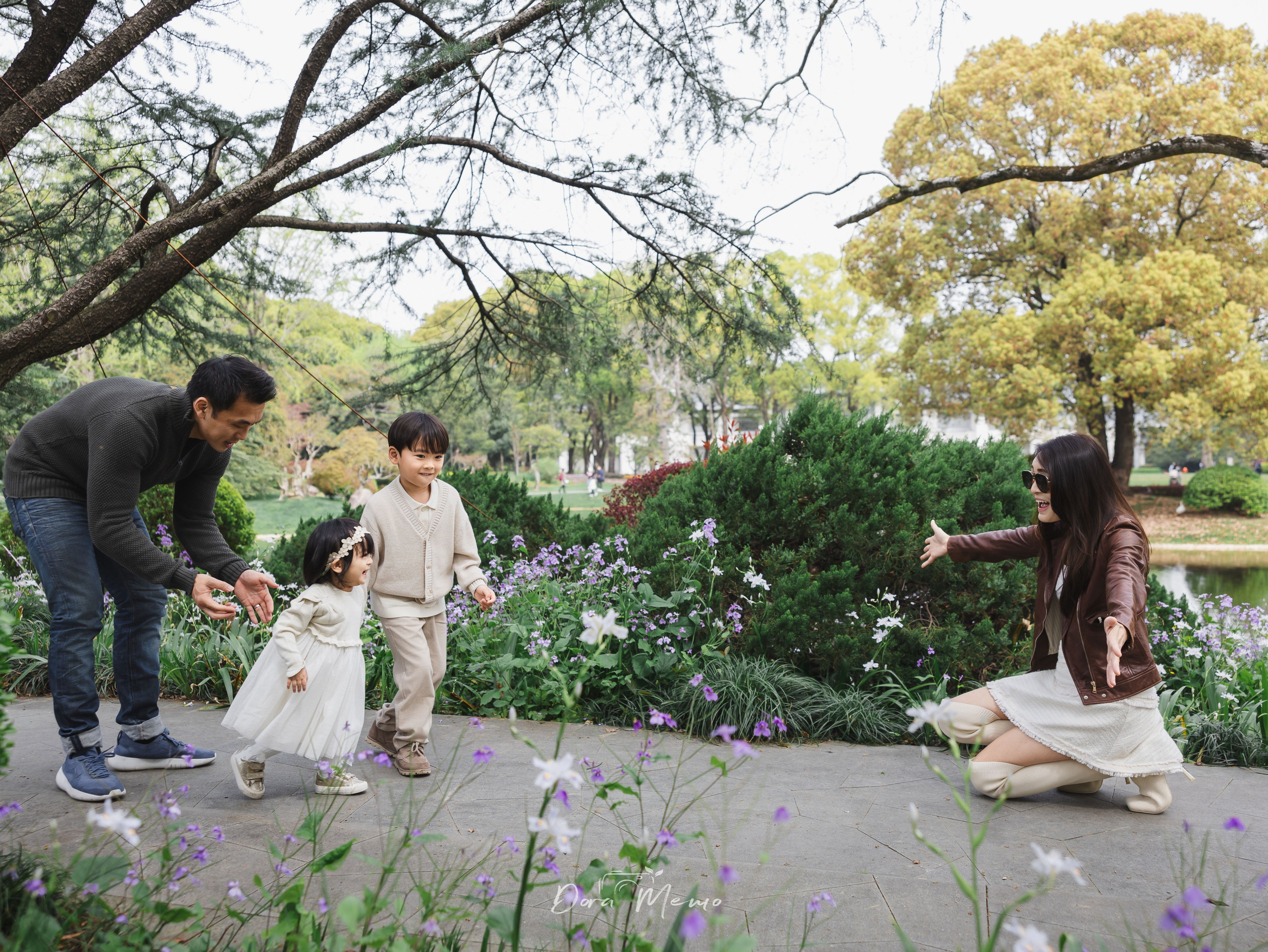 Shanghai Family Photography — A Singapore Family’s Sping Park Session