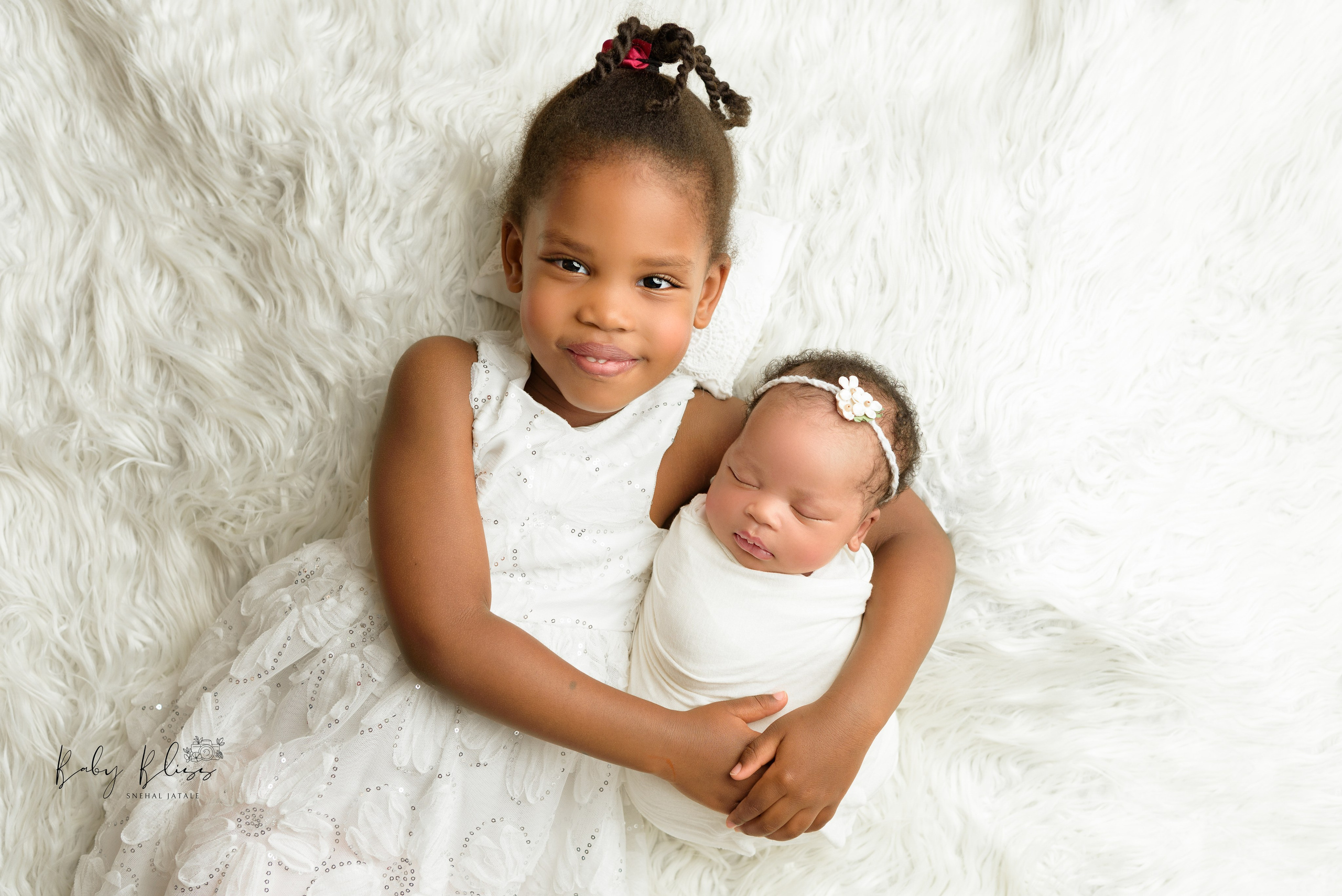 Best newborn photographer in Doha, Qatar. Best infant photoshoot in Doha, Qatar. Newborn photo session in Doha Qatar, baby, sitter, cake smash, pre-birthday, maternity, family photographer in Doha, Qatar