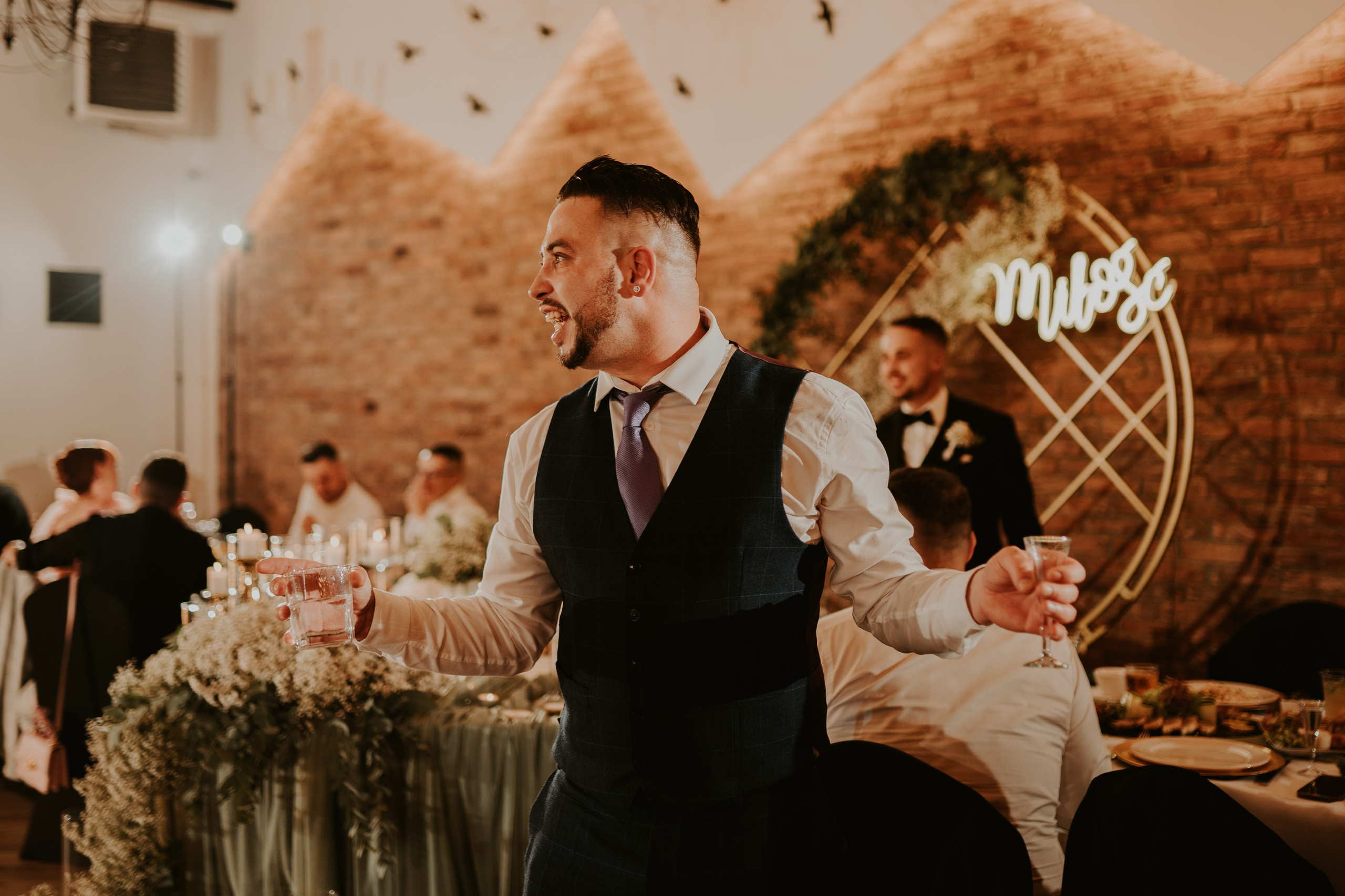 Trzy Drzewa: wspaniała uroczystość Wiktorii i Kamila. Karkowskafoto - fotografia miłości