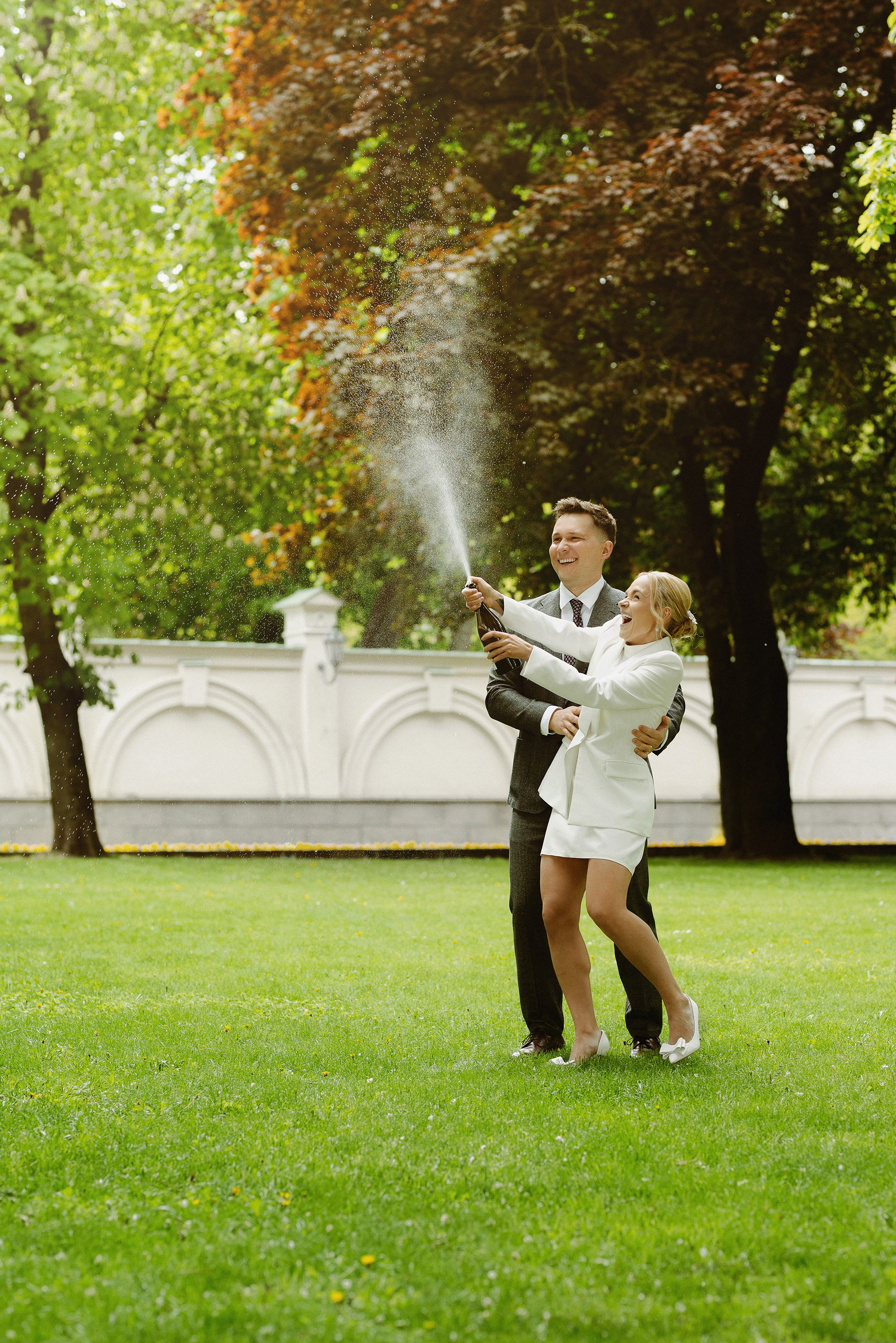 Vestuvių fotografė, vestuvių fotografas visoje Lietuvoje, vestuvių fotografė Vilniuje, jausminga ir jauki vestuvių fotografija, laikui nepavaldi vestuvių fotografija; Vestuvių fotografė Pakruojyje; Vestuvių fotografė Šiauliuose;Vestuvių fotografė Panevėžyje; vestuvių fotografė Kaune; Vestuvių fotografė Biržuose; vestuvių fotografė Pasvalyje; vestuvių fotografė Klaipėdoje