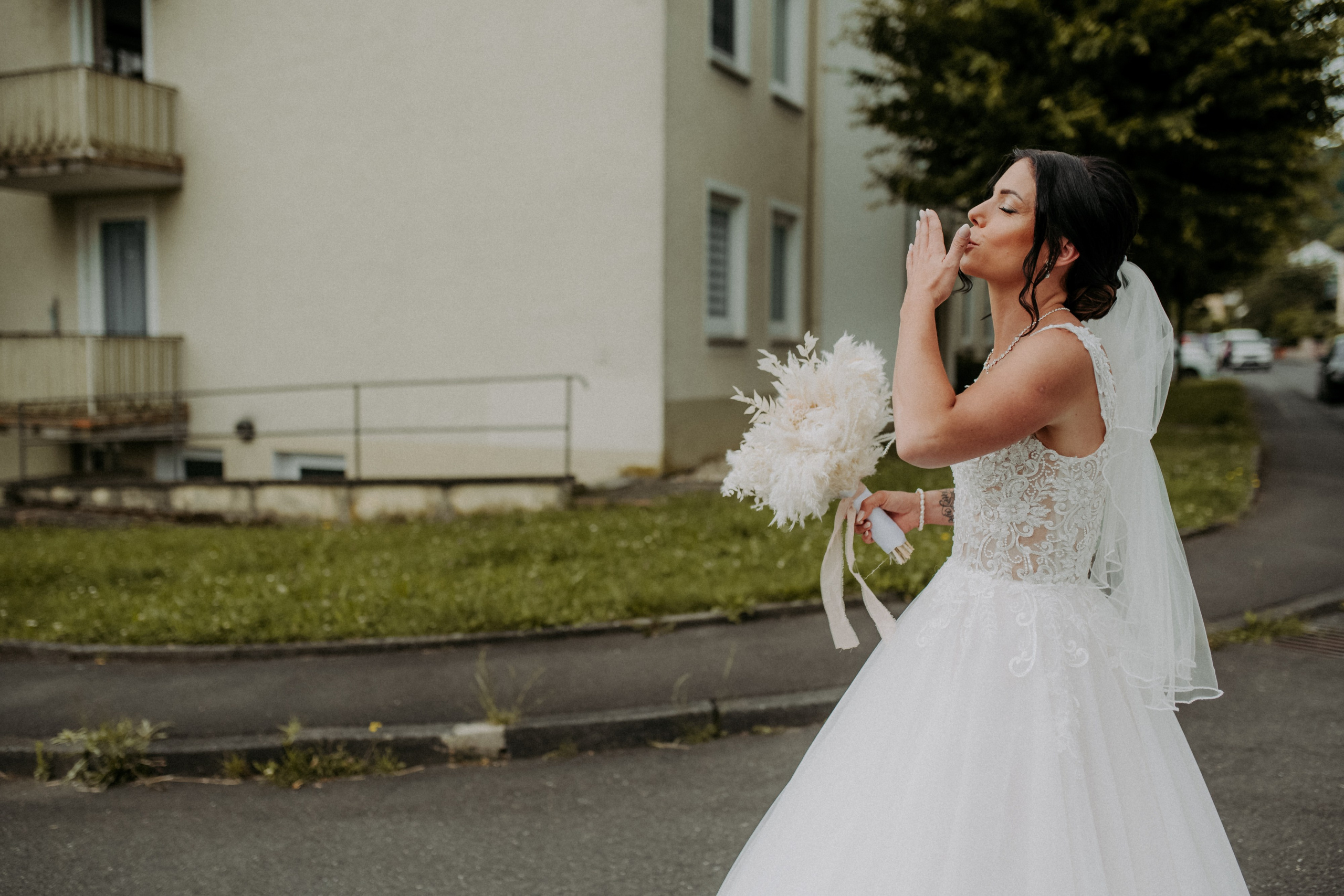 Hochzeit von Jenny & Basti – Emotionale Hochzeitsfotos | Hochzeitsfotograf Würzburg. Anna Saribekyan – Beste Hochzeitsfotografin in Würzburg, Top 10 in Deutschland