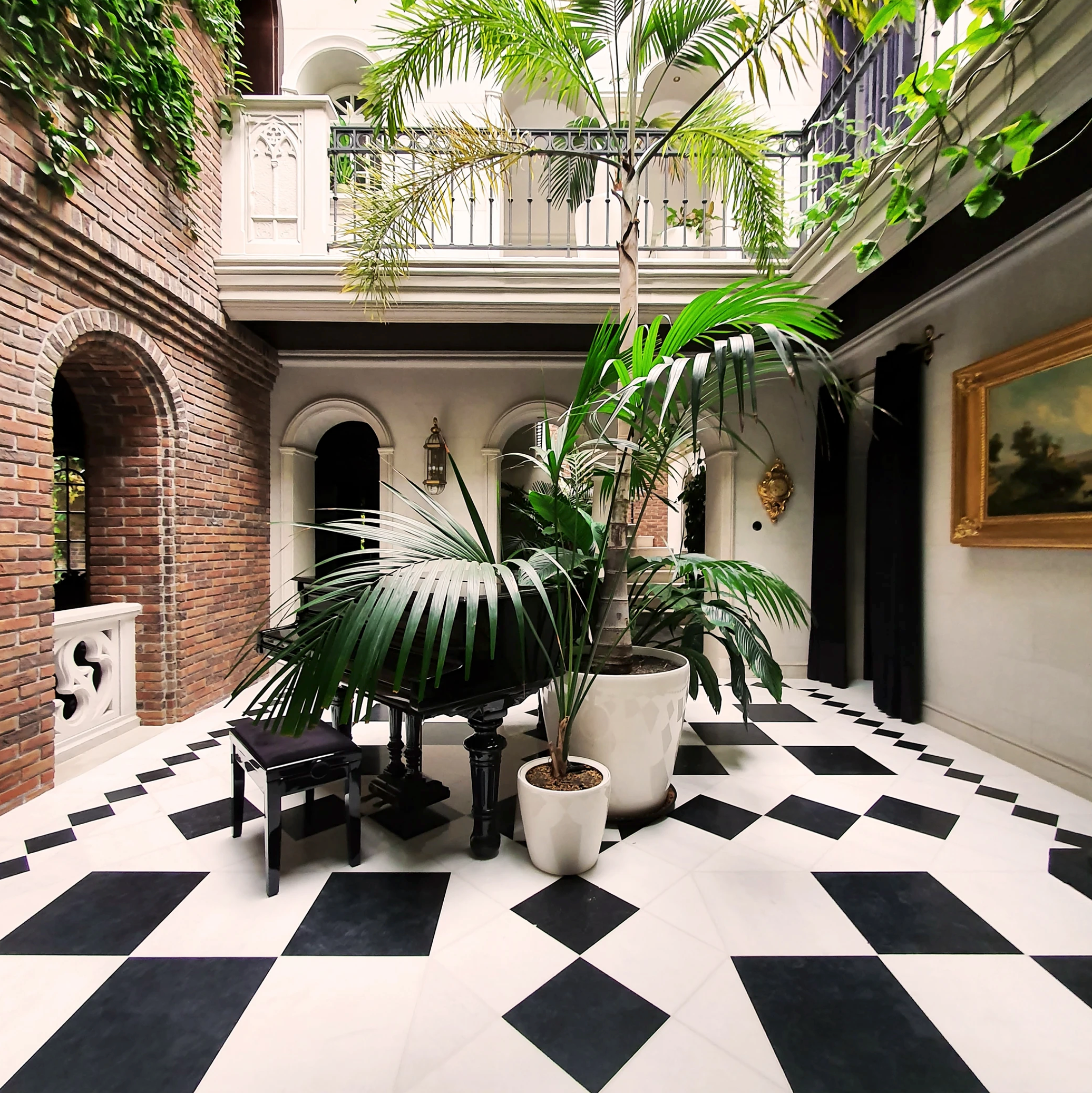 Luksusowy Dzień zdjęciowy – Sesje zdjęciowe dla każdego: portrety, zdjęcia biznesowe, rodzinne i inne. Аліса Постникова — портретний фотограф| Канни, Париж