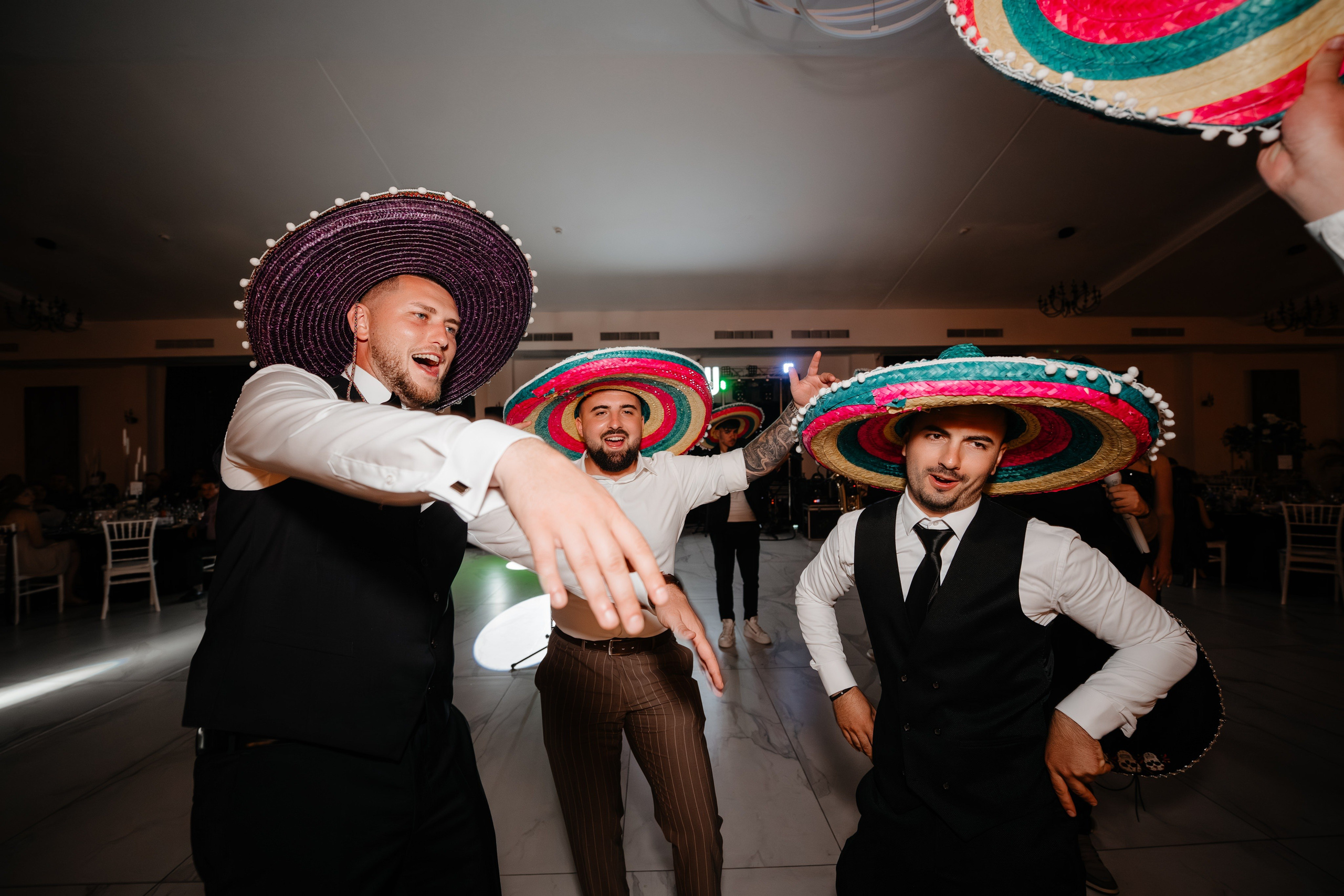 Catalina & Remus. Raw Studio. Fotograful tau de nunta!