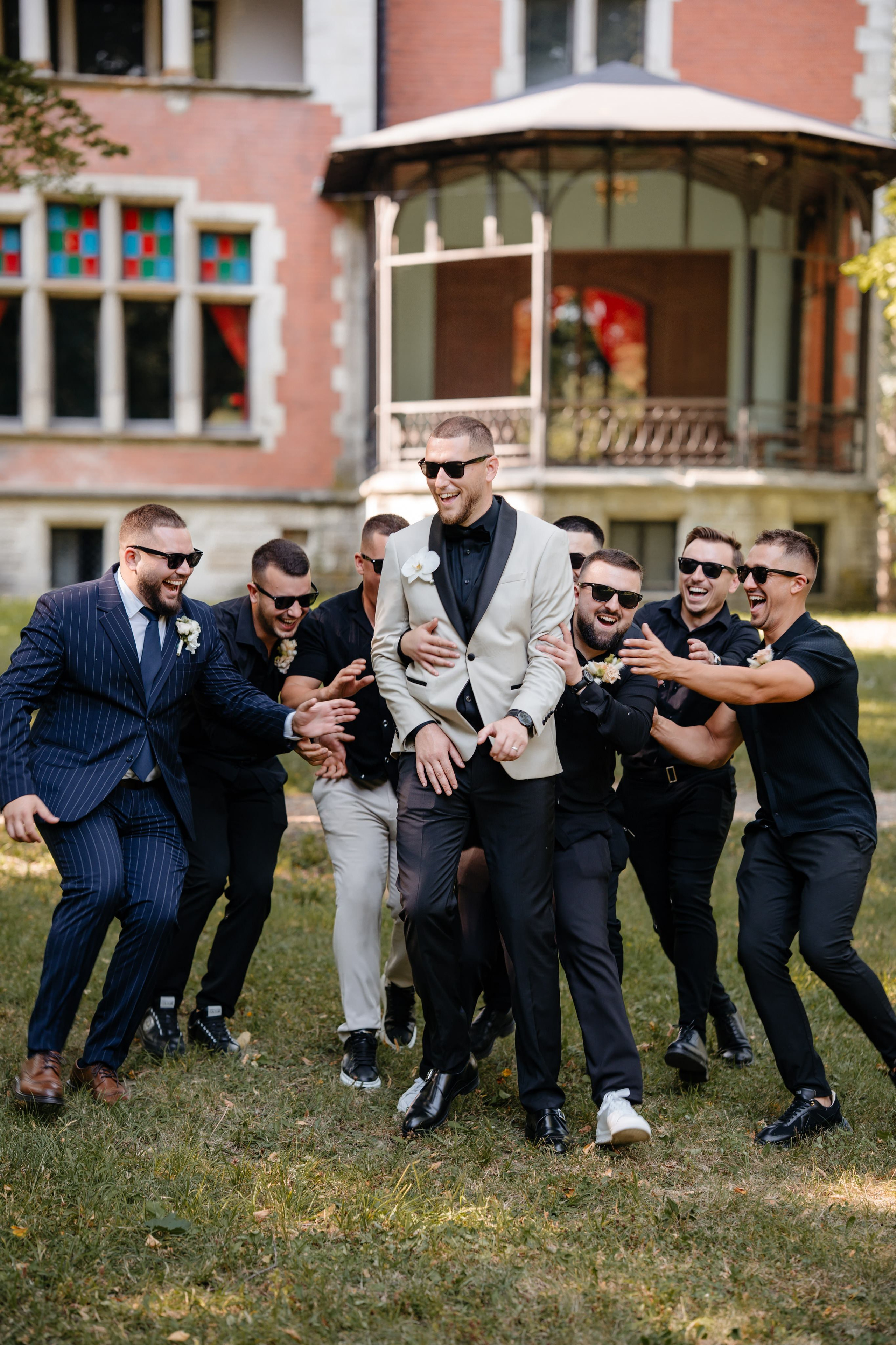 Catalina & Remus. Raw Studio. Fotograful tau de nunta!