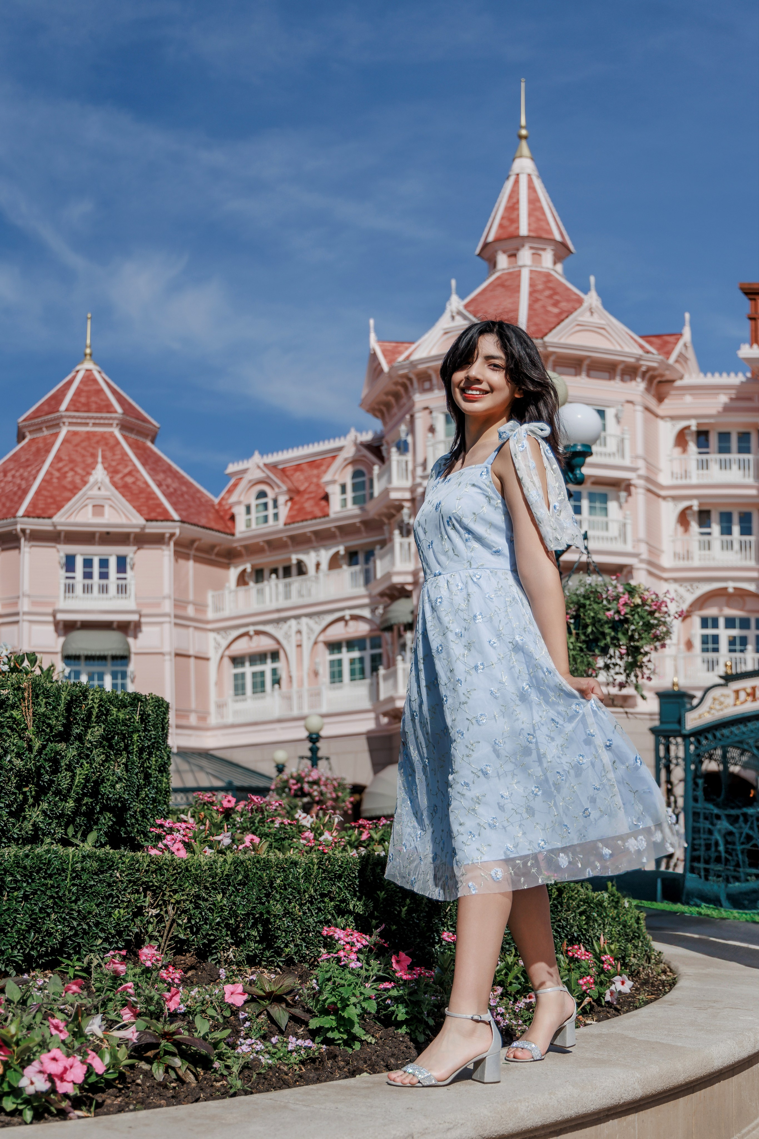 Magical Solo Photoshoot in Disneyland: Photos & Reels. Photographe à Paris