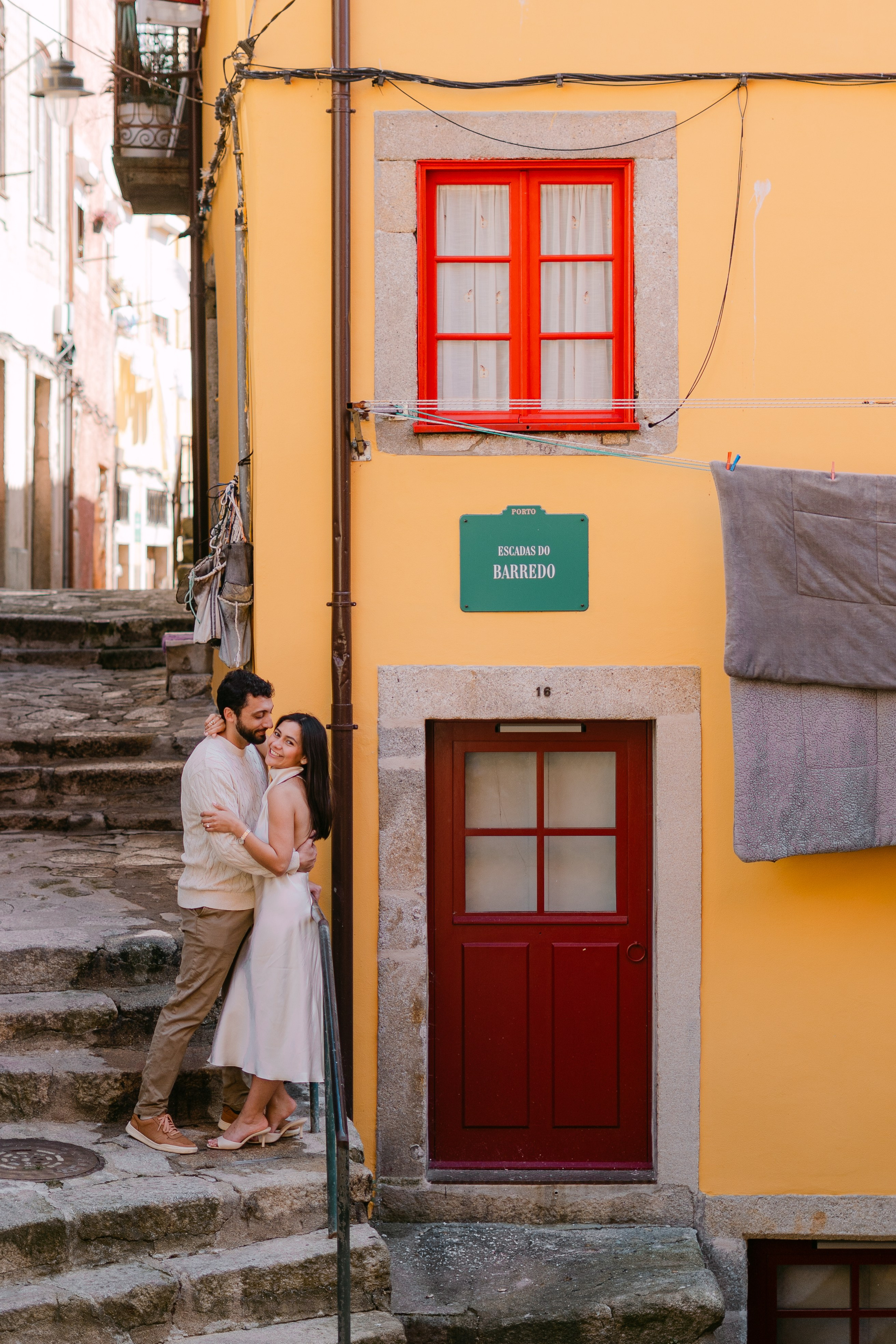 Couple Photographer in Porto | Vacation & Engagement Photoshoots