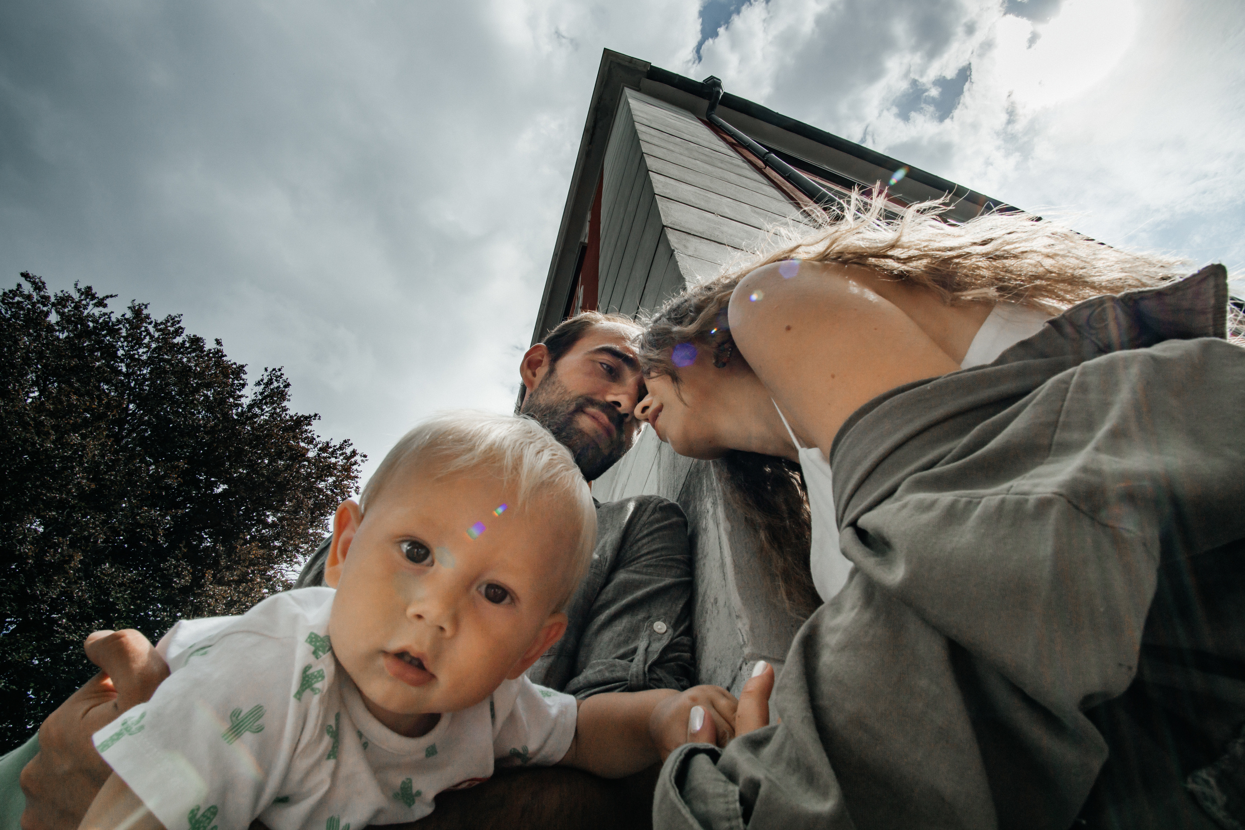 Eine wunderschöne Familie in einer der wunderschönsten Stadt der Welt. Hochzeitsfotograf für Moers, Niederrhein, Düsseldorf, NRW und Deutschland
