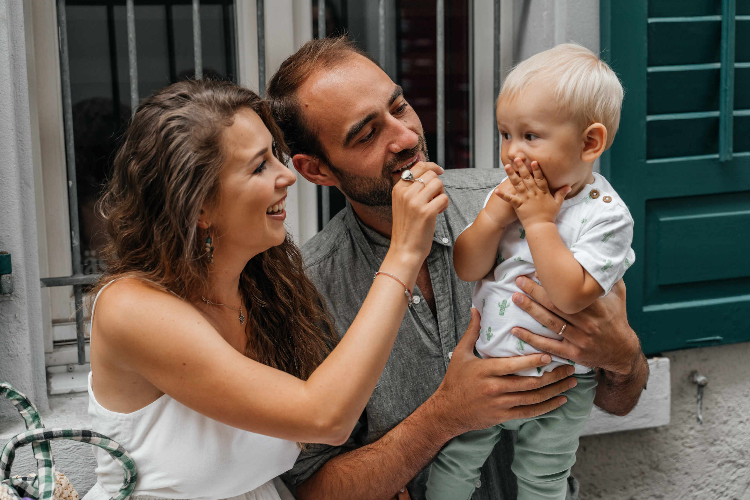 Eine wunderschöne Familie in einer der wunderschönsten Stadt der Welt. Hochzeitsfotograf für Moers, Niederrhein, Düsseldorf, NRW und Deutschland