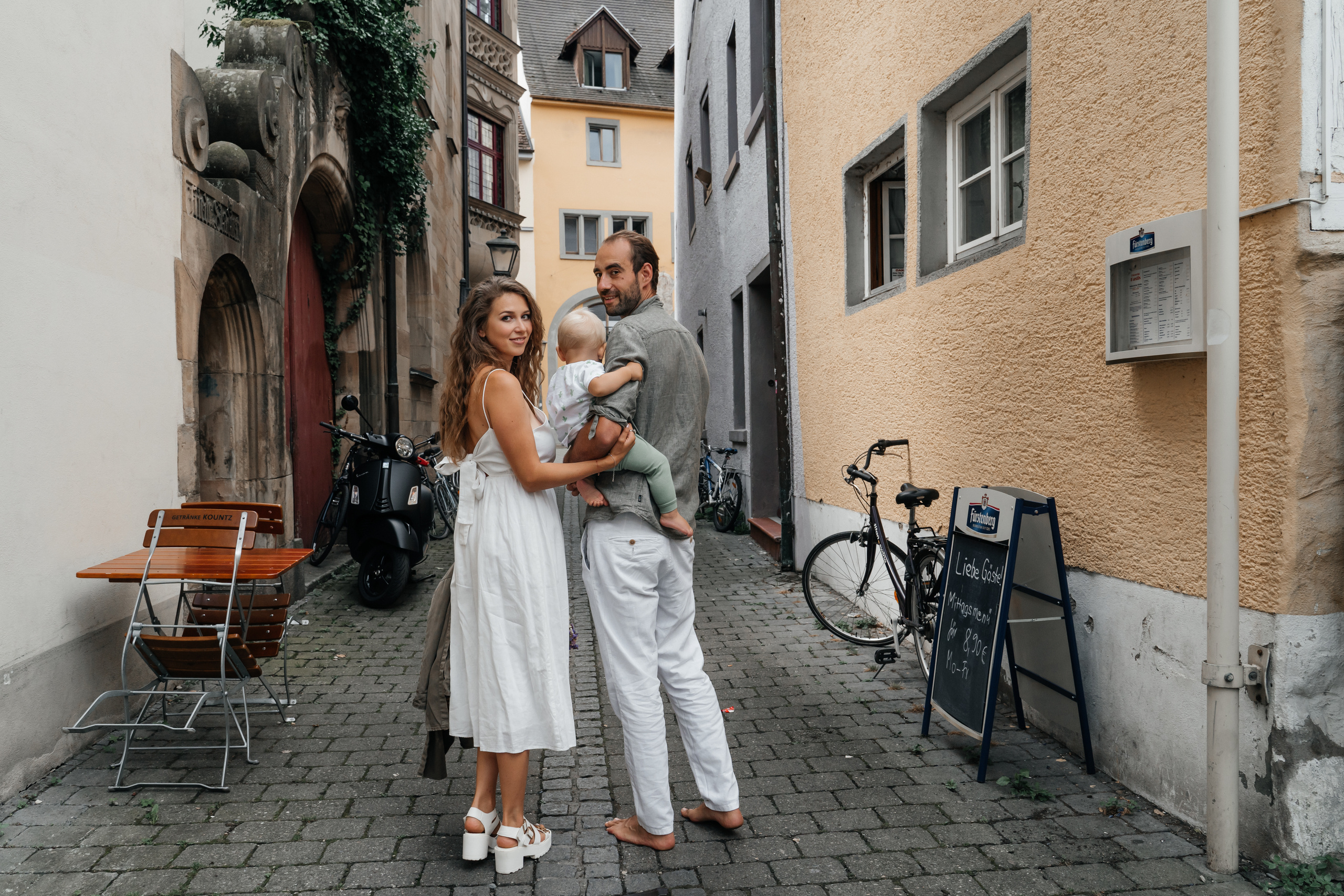Eine wunderschöne Familie in einer der wunderschönsten Stadt der Welt. Hochzeitsfotograf für Moers, Niederrhein, Düsseldorf, NRW und Deutschland