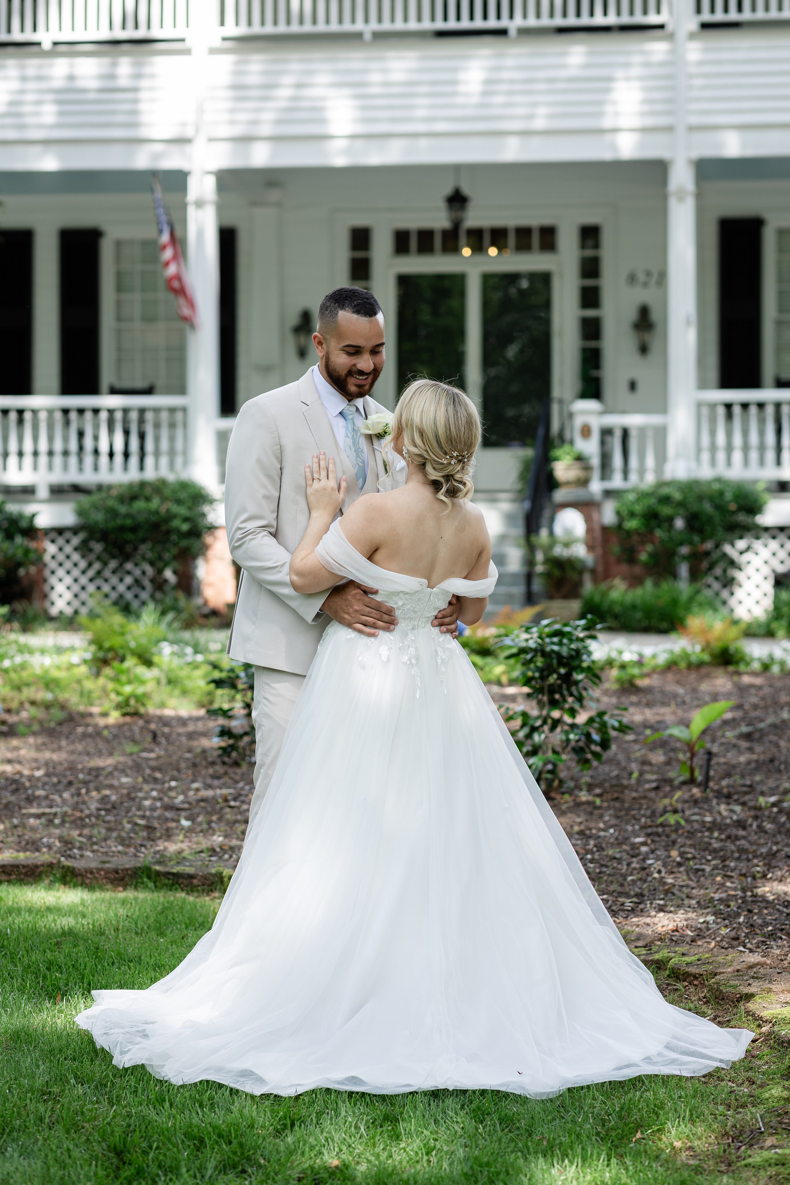 Blue wedding of Stacey and Madison at Liberty Hall Bed & Breakfast located in Traveler’s Rest SC. Wedding and portrait photography in Greenville SC