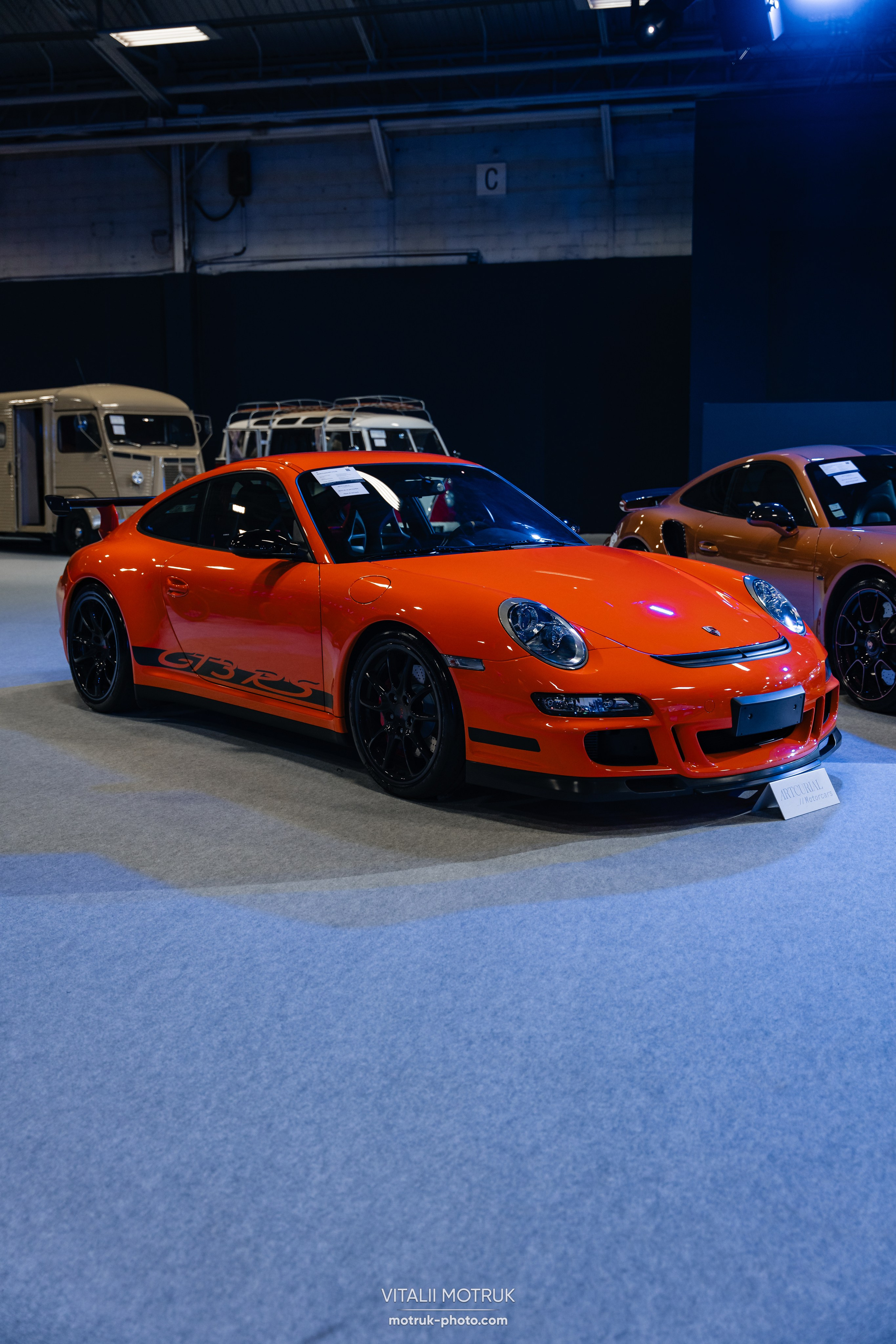 Retromobile-2024. Photographe de voitures à Paris — Vitalii Motruk