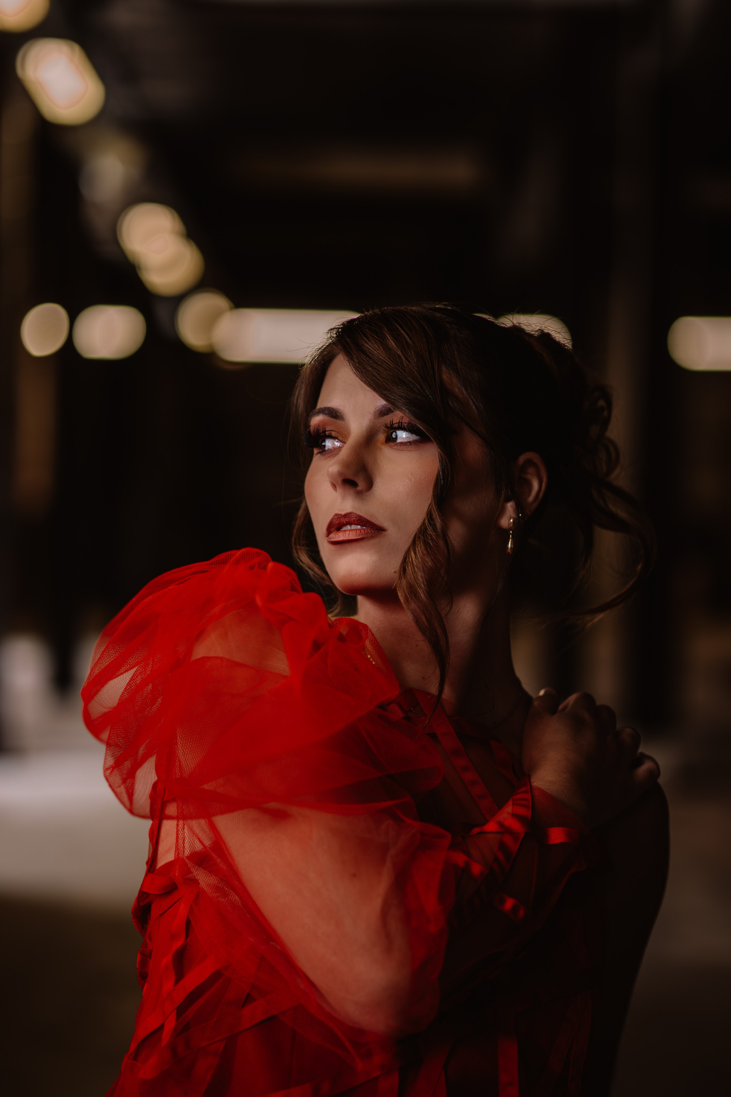 Editorial bruidsfotografie met luxueuze bruidmode en moderne trouwstijl - Kapture Fotografie