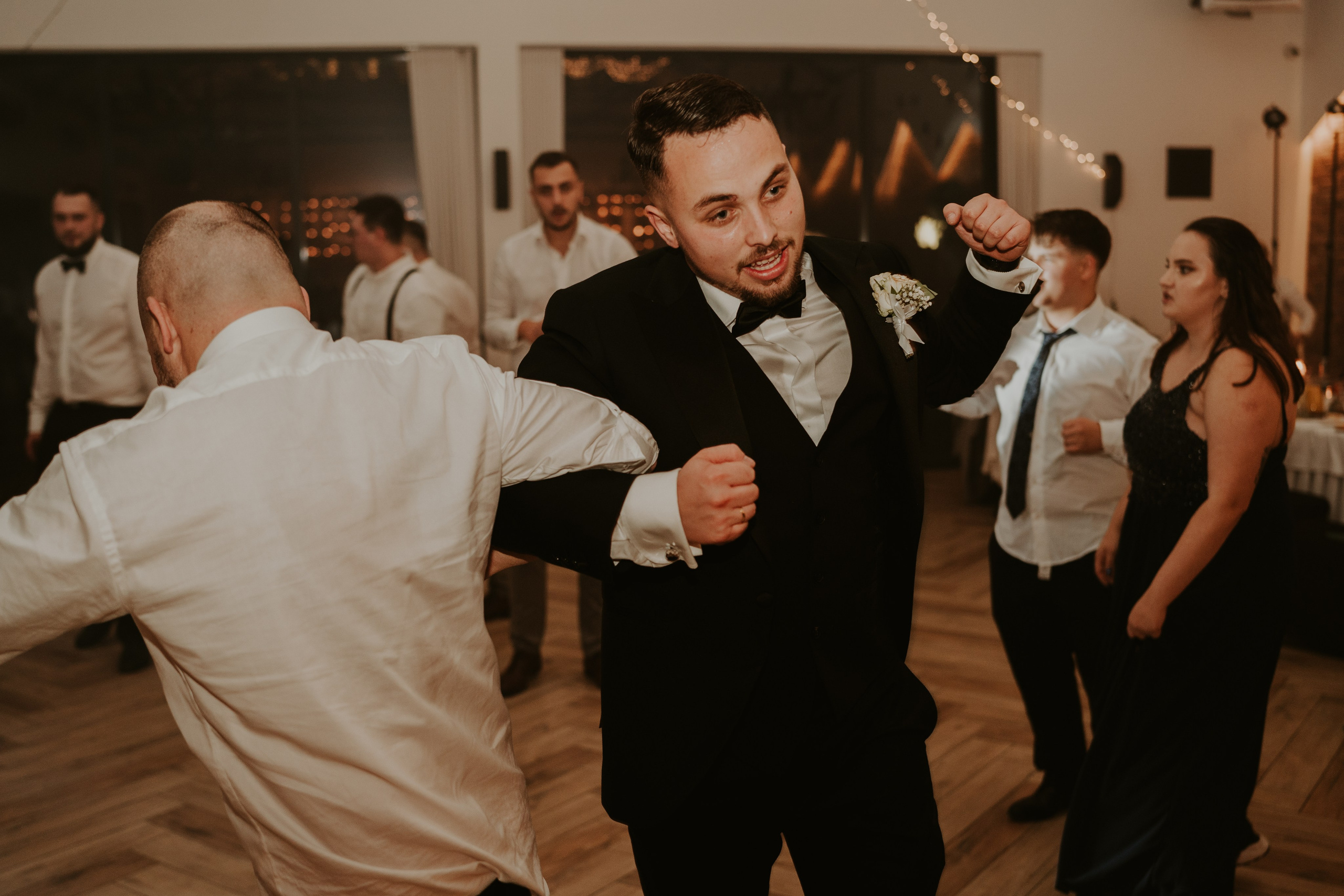 Trzy Drzewa: wspaniała uroczystość Wiktorii i Kamila. Karkowskafoto - fotografia miłości