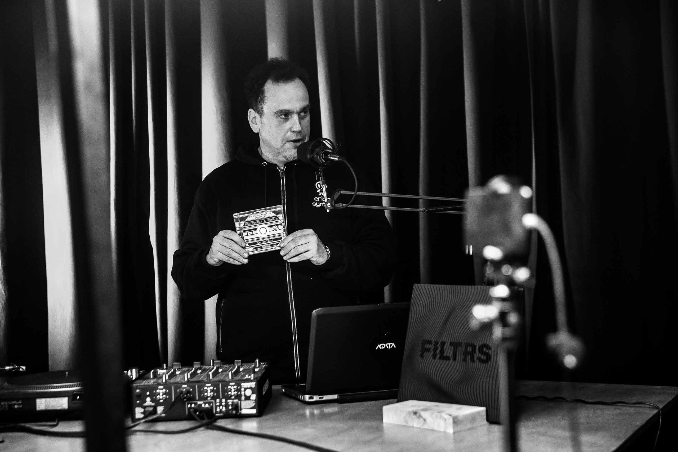 Services. Sandra Garanca Portrait and event photographer