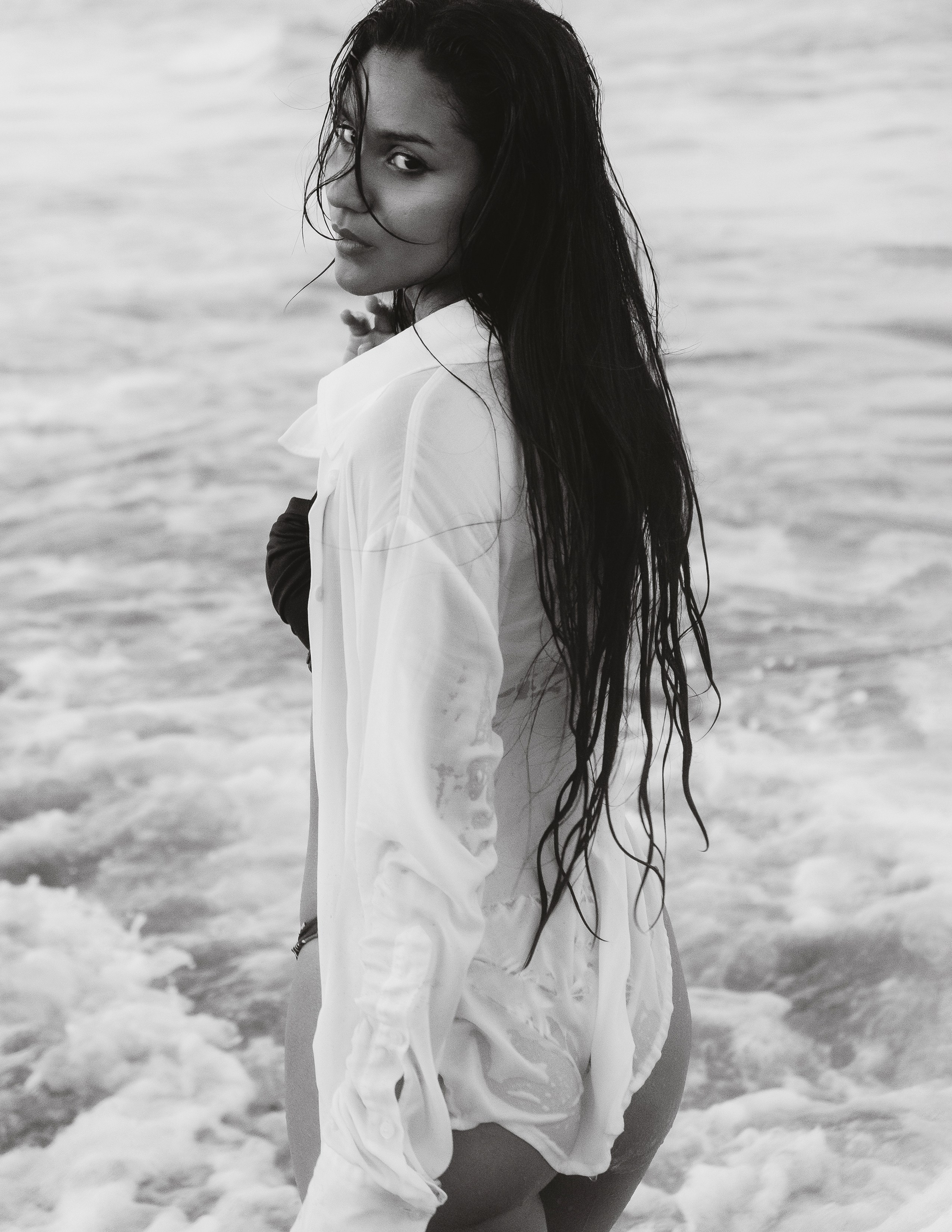 Romantic Portrait by the Sea: Sunset Shoot in Guardamar — Photographer Andrey Lukovnikov