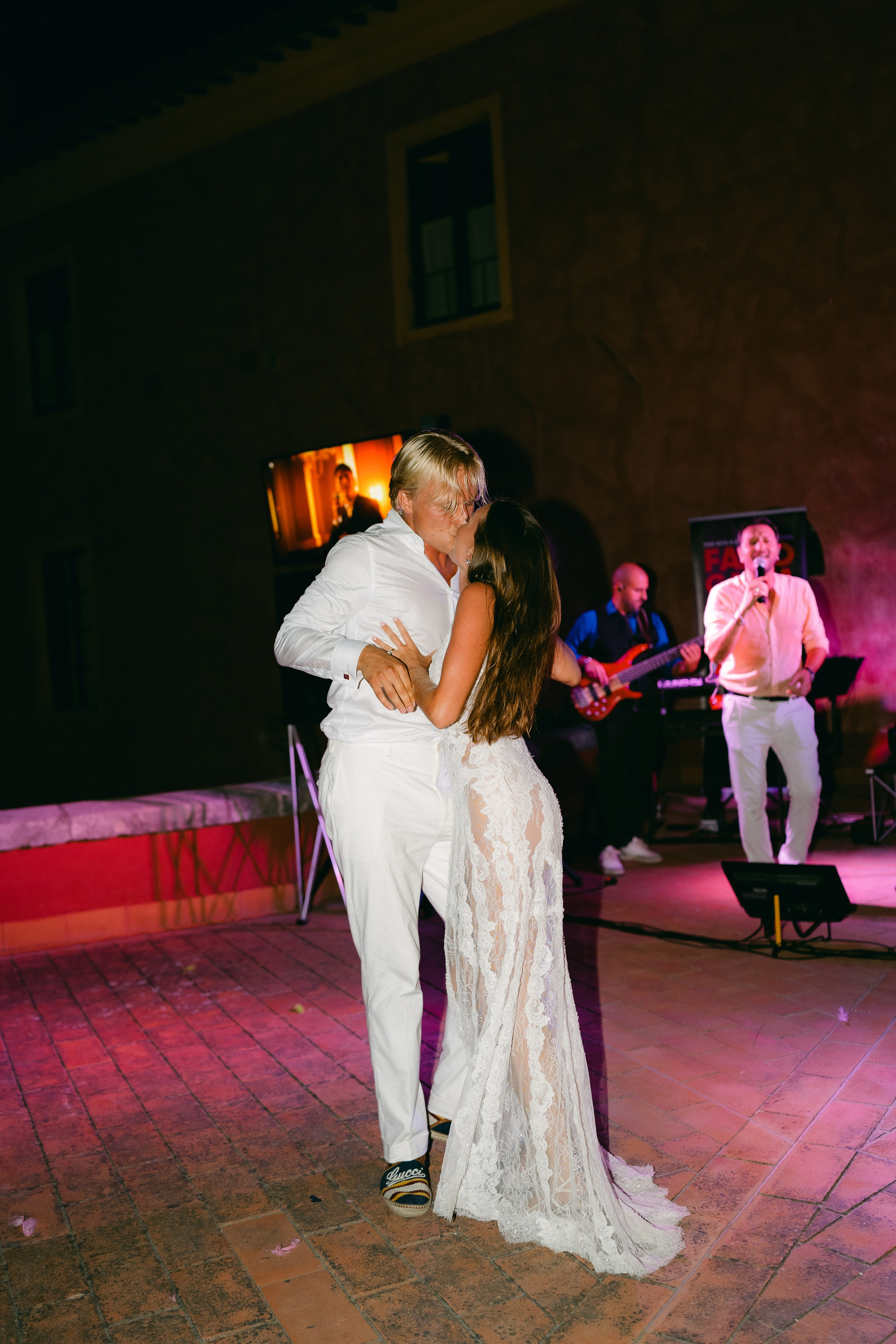 Svea and Axel. Sara Luca | Digital+Film wedding Photographer | Italy and Europe
