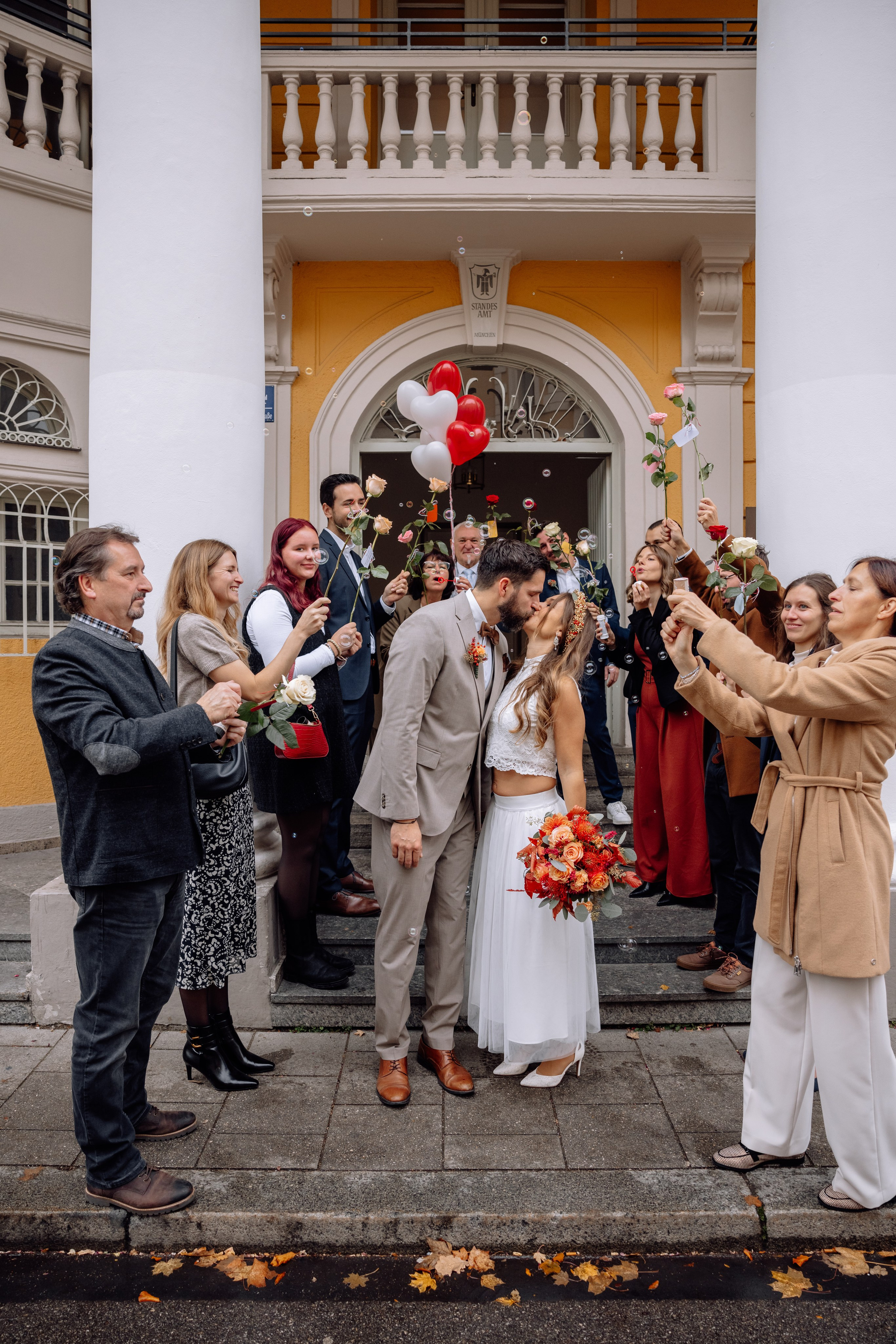 Herbsthochzeit im Standesamt Schwabing. Hochzeitsfotograf München Taufe Familienfotograf Tanja Mauke