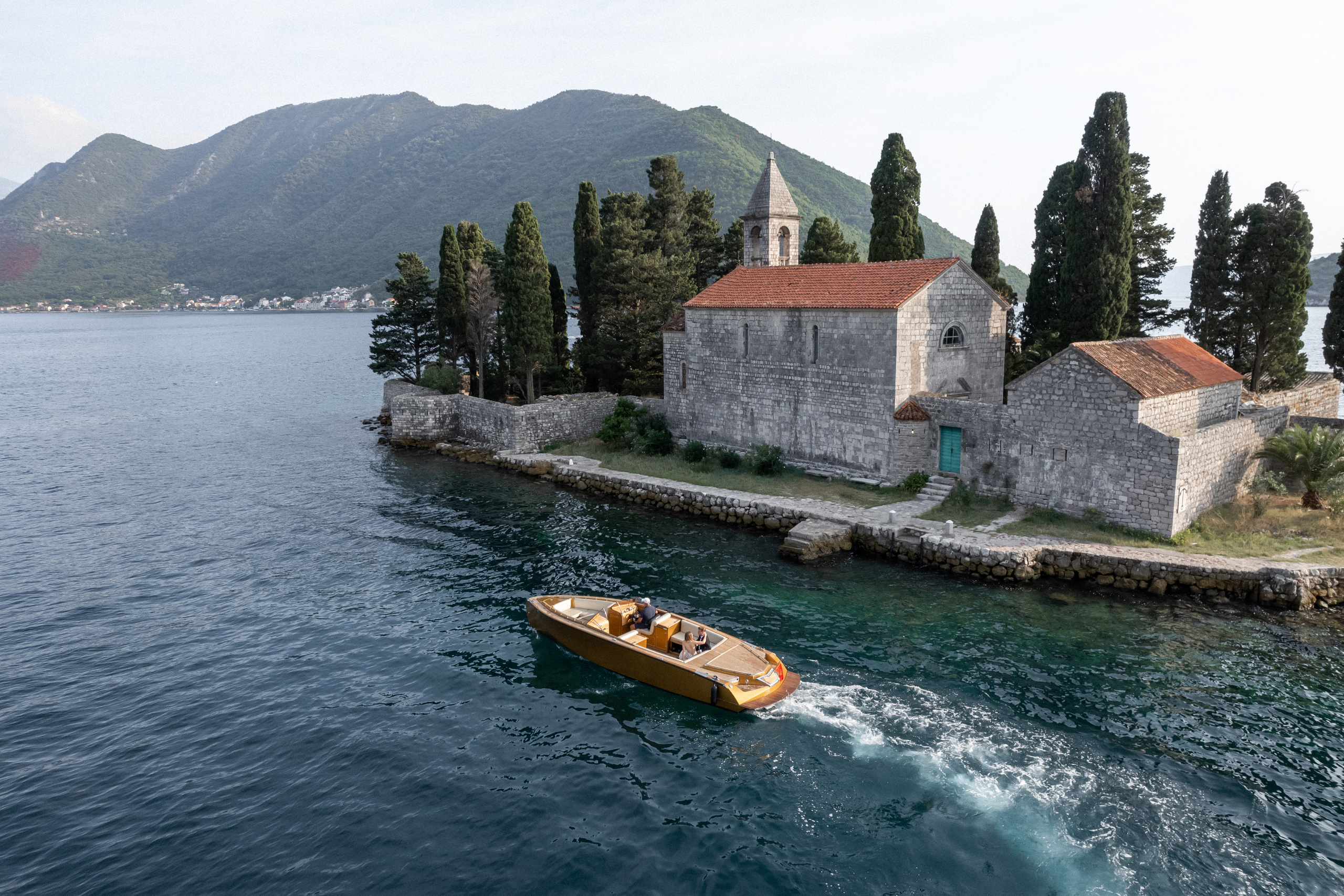 Huur een boot voor fotoshoots in Montenegro