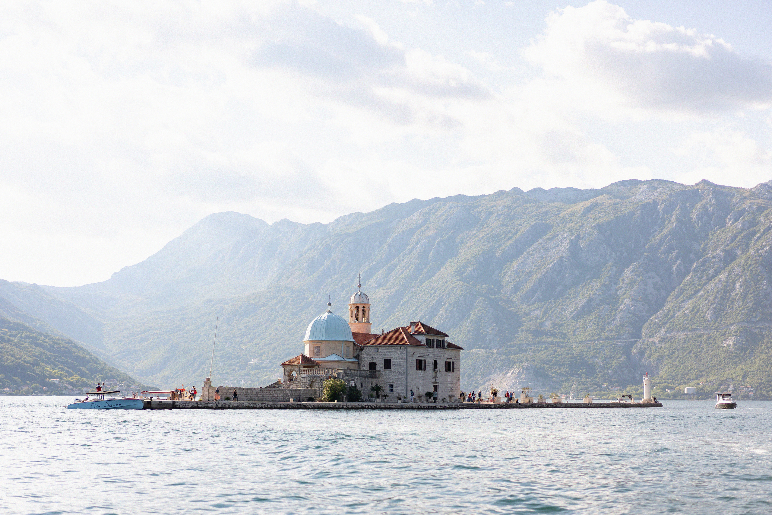 Huur een boot voor fotoshoots in Montenegro
