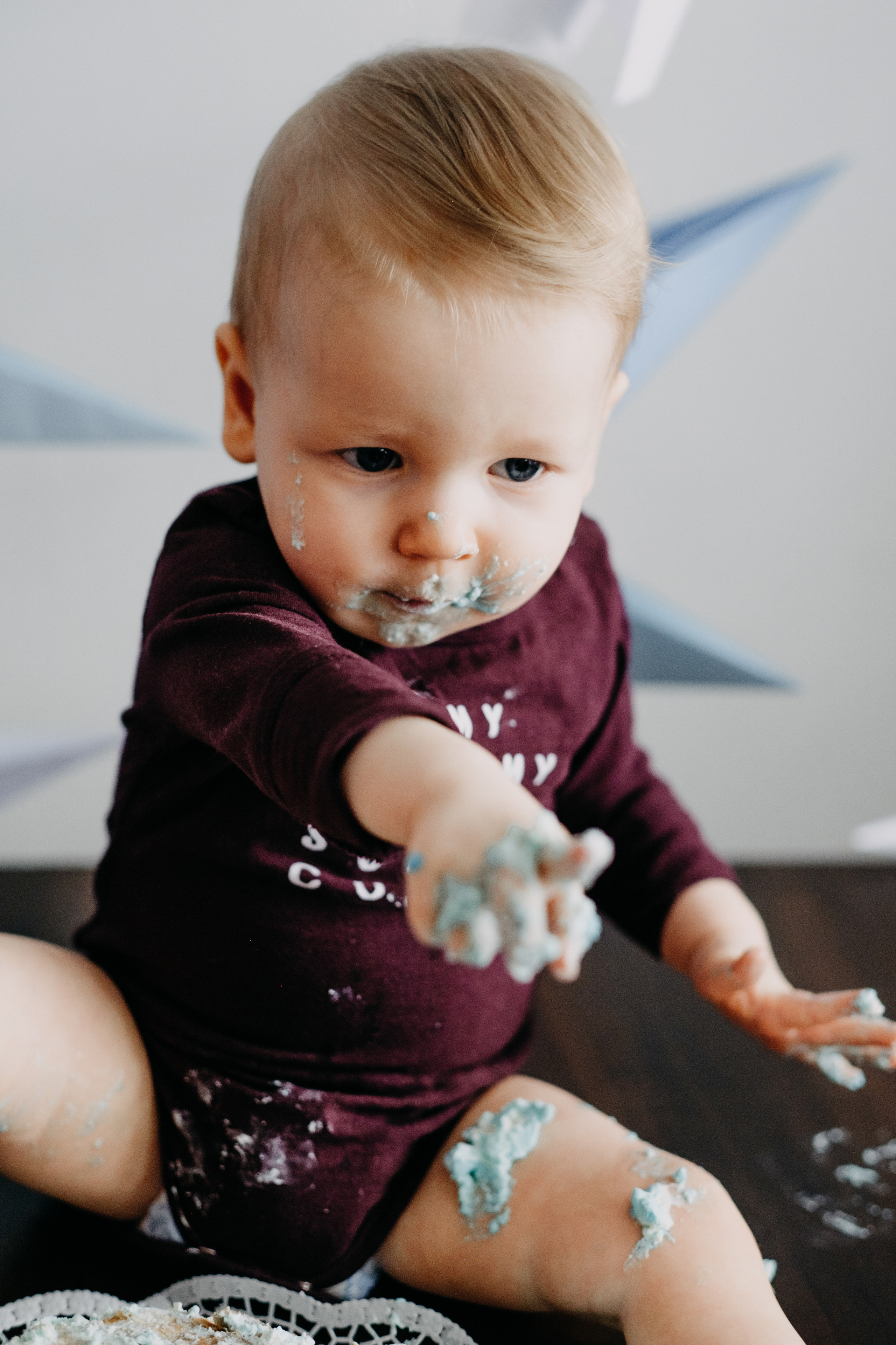 Evertam 1 gadiņš - Cake Smash. Kāzu × Ģimenes notikumu fotografs Edgars Kalniņš