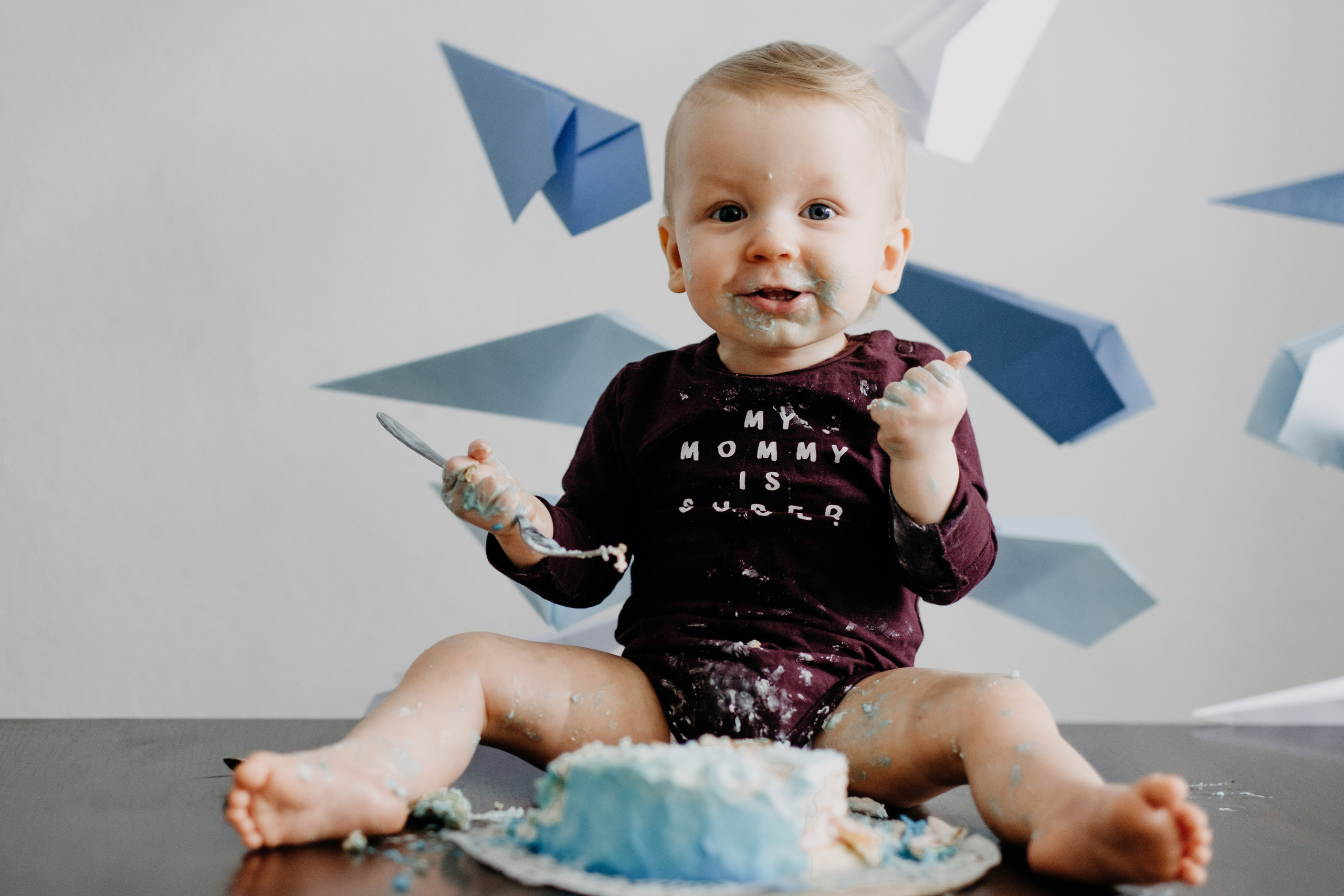 Evertam 1 gadiņš - Cake Smash. Kāzu × Ģimenes notikumu fotografs Edgars Kalniņš