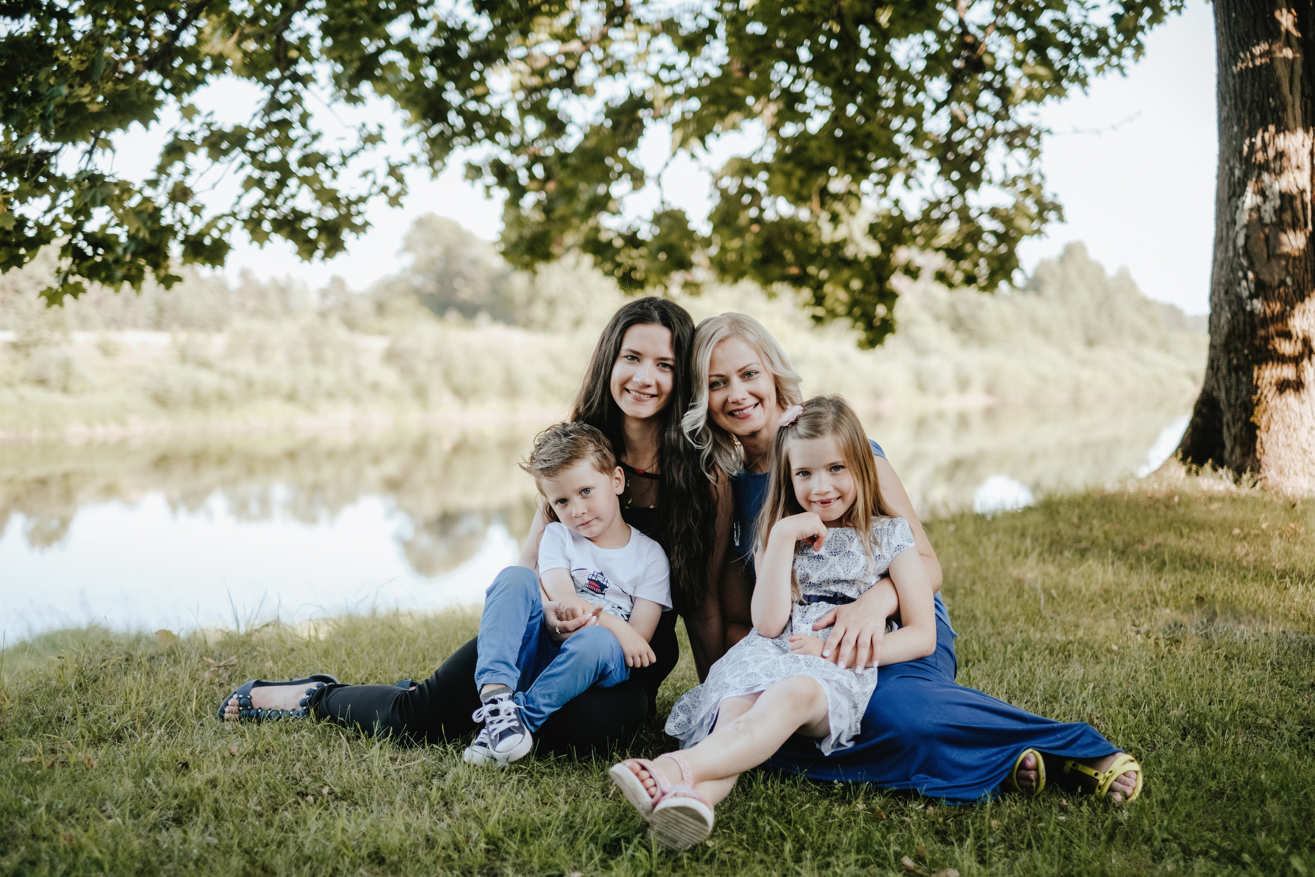 Ģimenes fotosesija. Kāzu × Ģimenes notikumu fotografs Edgars Kalniņš