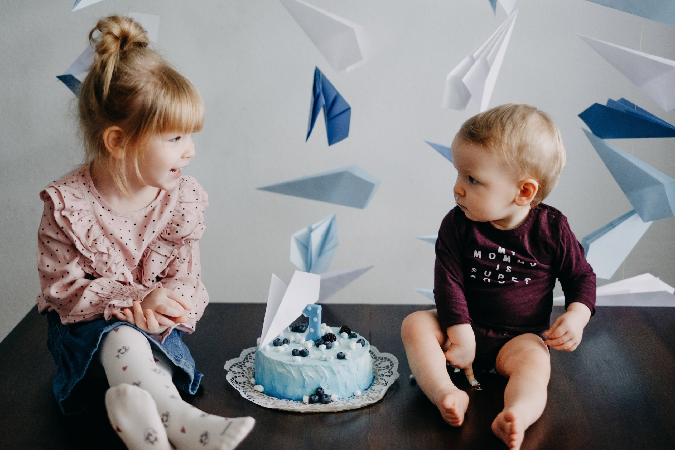 Evertam 1 gadiņš - Cake Smash. Kāzu × Ģimenes notikumu fotografs Edgars Kalniņš