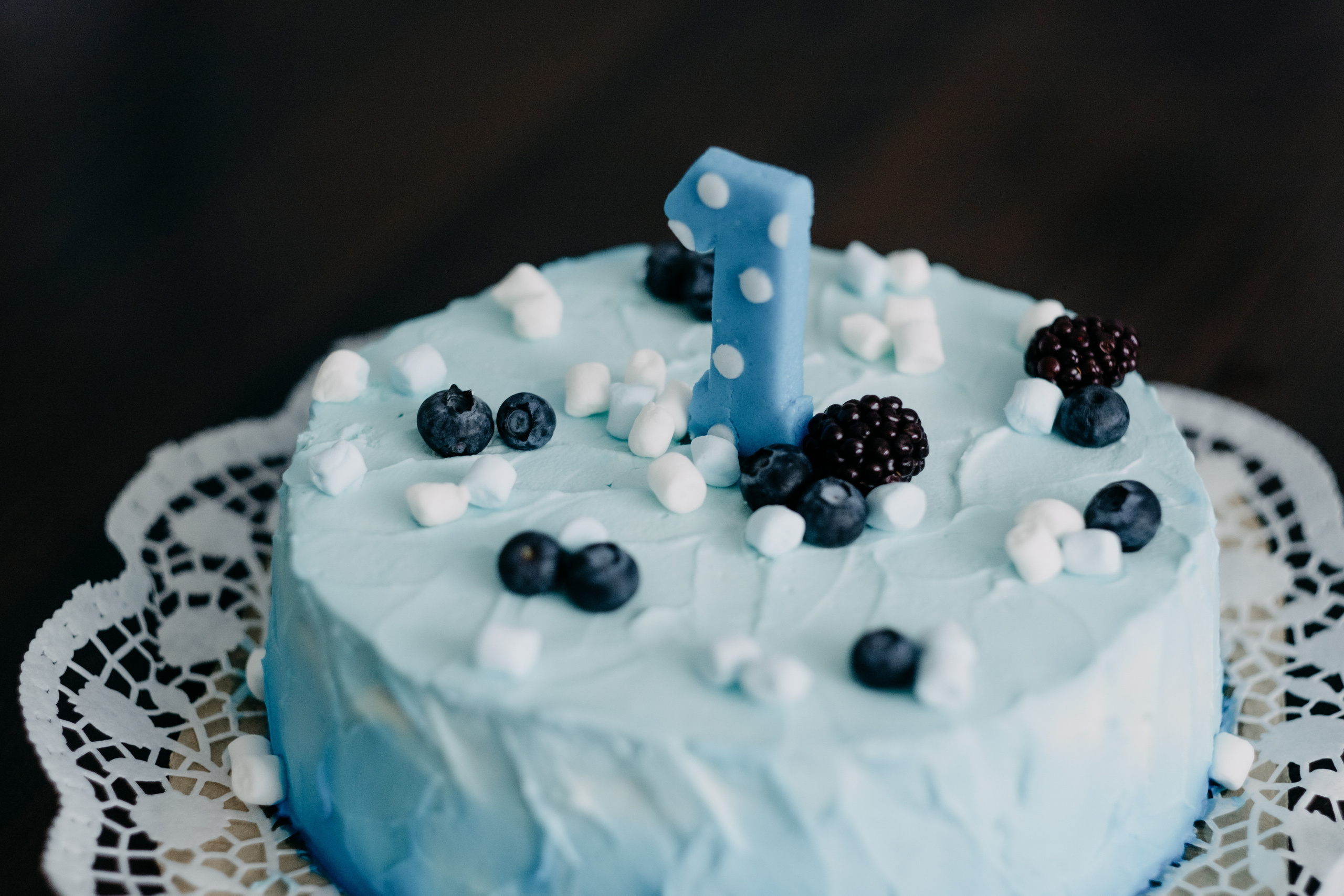 Evertam 1 gadiņš - Cake Smash. Kāzu × Ģimenes notikumu fotografs Edgars Kalniņš