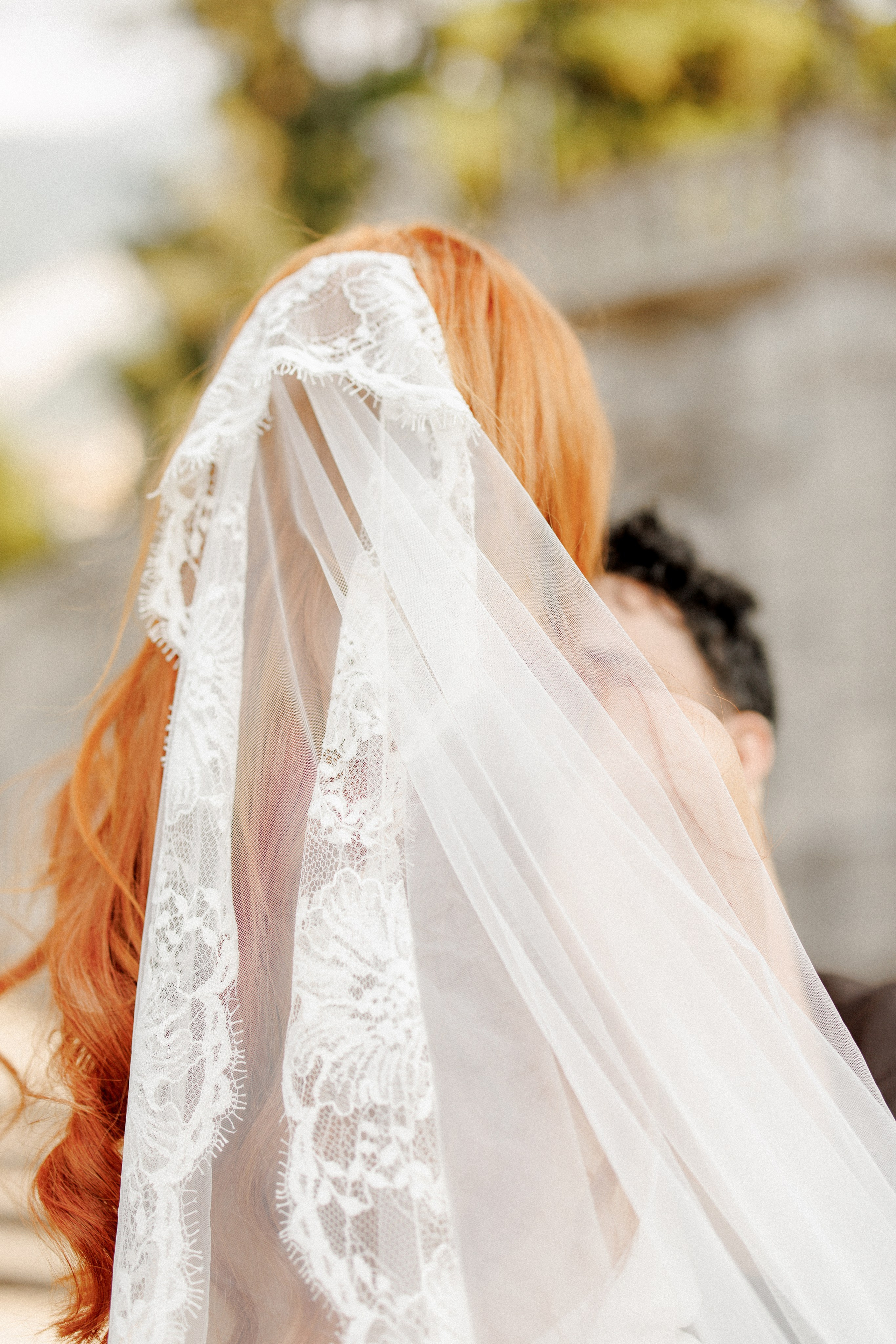 Ein frühes Elopement am Comer See: Eine Liebesgeschichte, die in Erinnerung bleibt. Familien- & Hochzeitsfotografin Schweiz. Valeria Diaz in Zürich und Umgebung