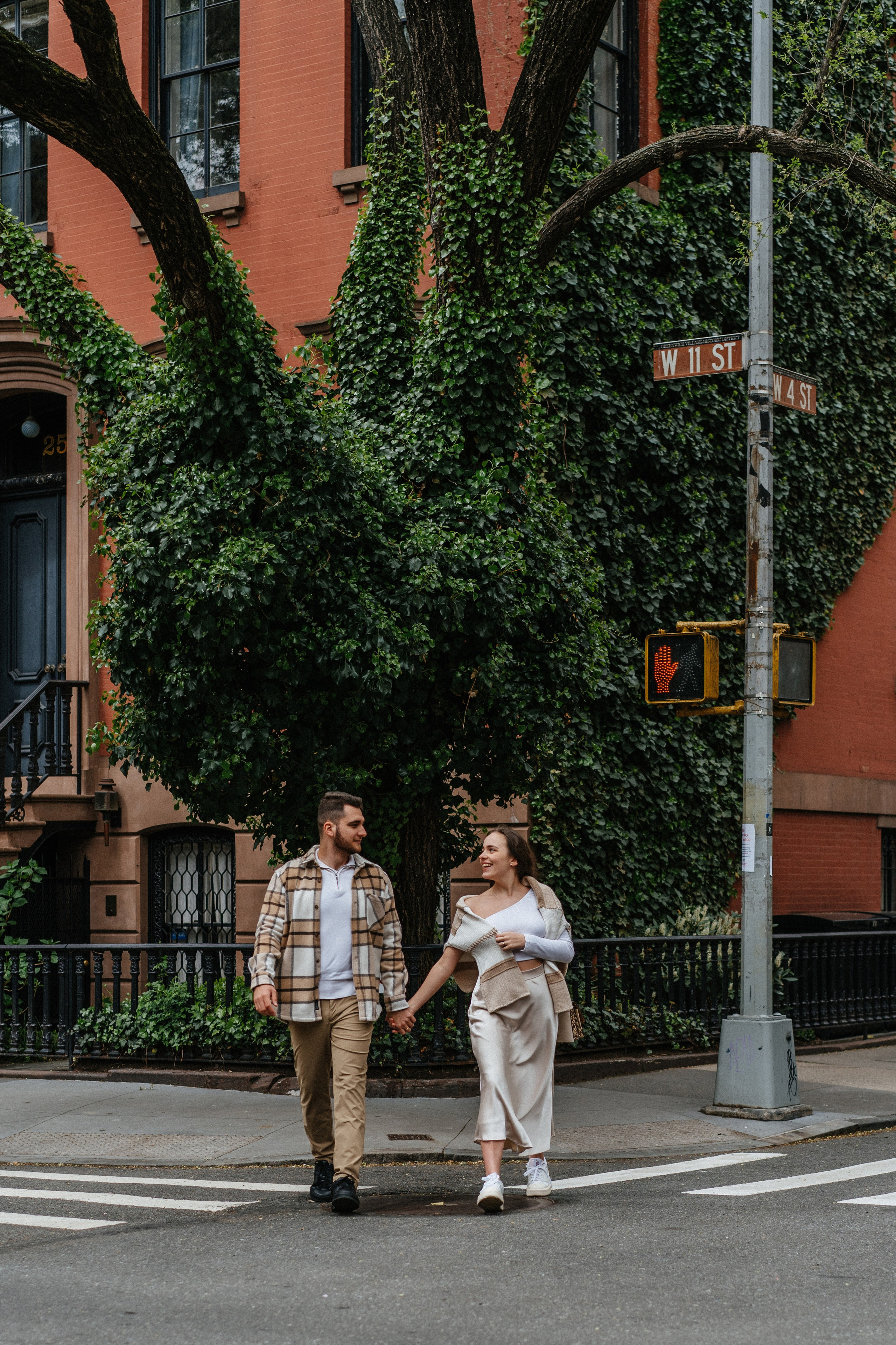 Greenwich Village Couple Photography | Romantic NYC Photo Sessions. Videographer and photographer in New York // MAKAROV.VIDEO