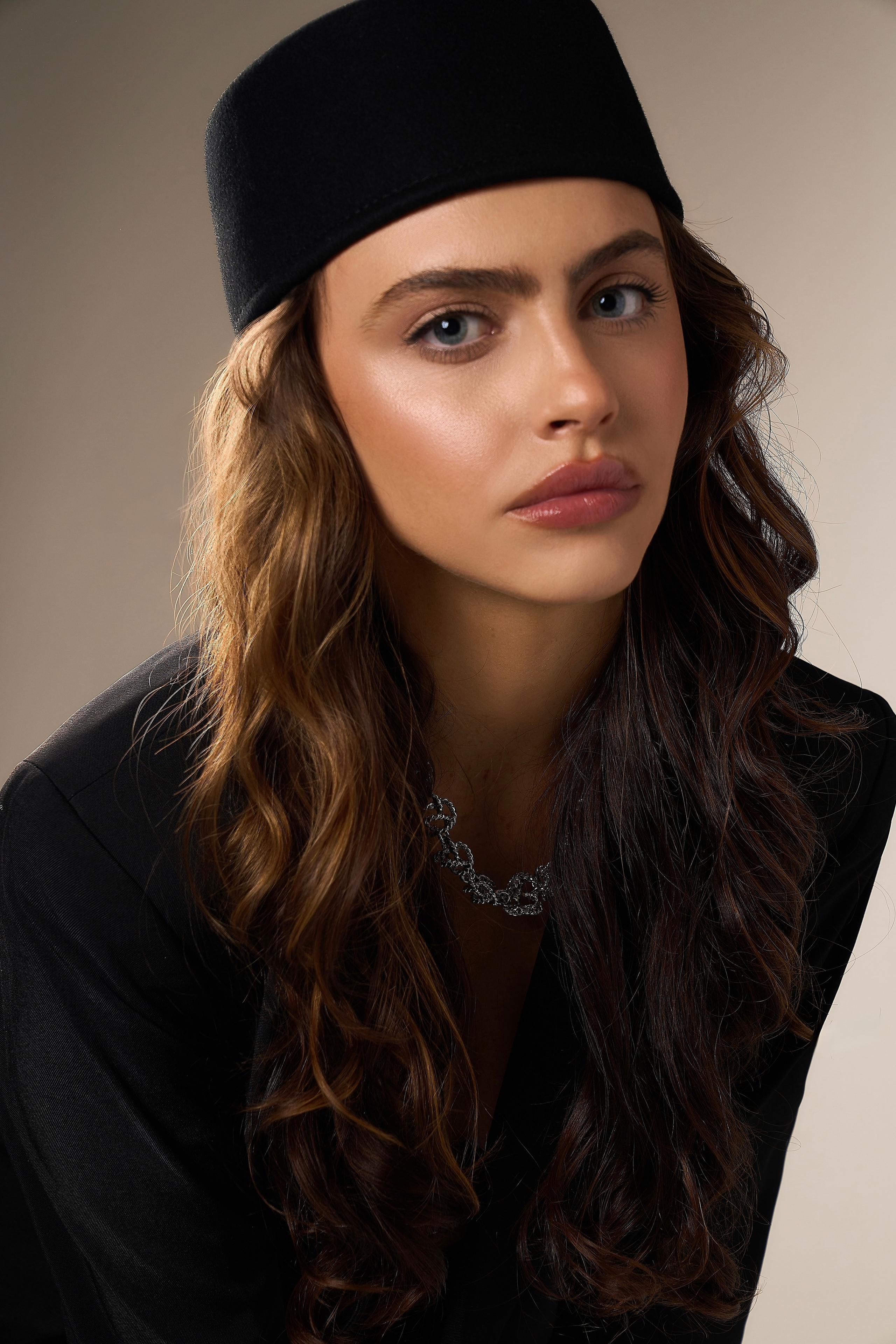 Photographer. Photo studio Aesthetic Space. Rental studio from 1 hour