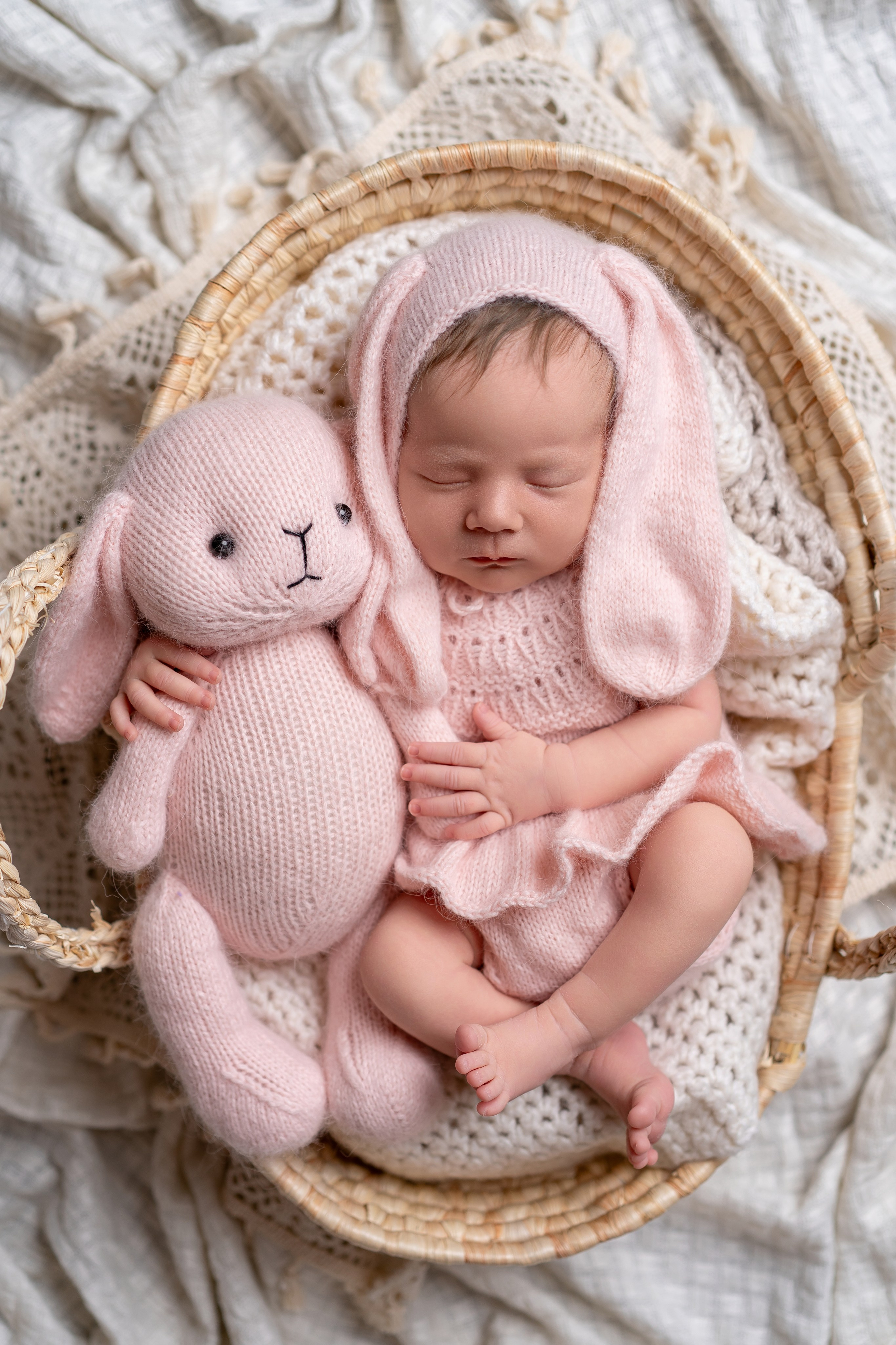 Neugeborenenfotos in Berlin – Studio oder bei Ihnen zu Hause