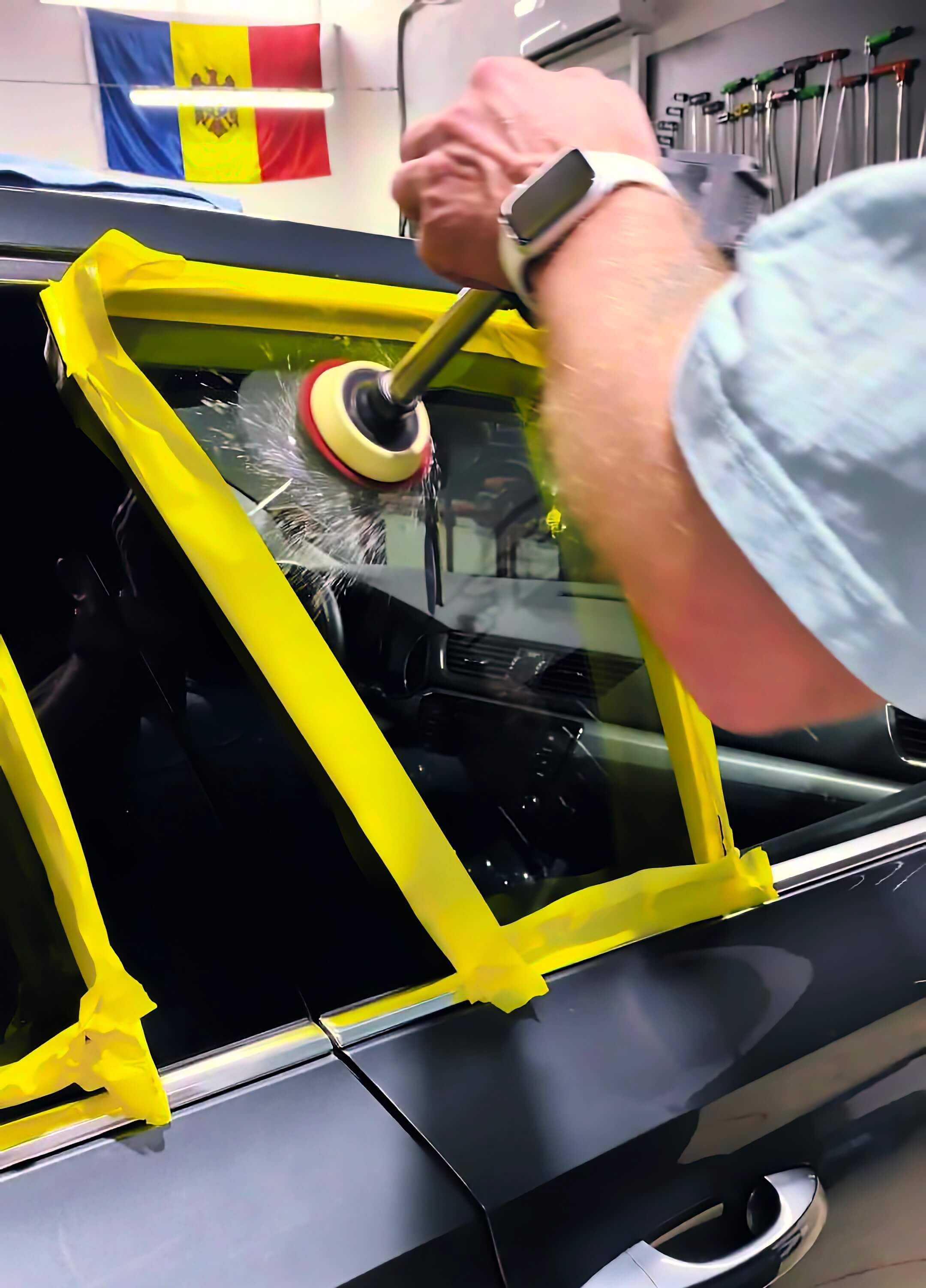 Сохранность ЛКП Мы производим ремонт, сохраняя при этом заводской окрас. Тем самым ваш автомобиль не переходит в разряд битых и окрашенных. Ваш автомобиль никогда не попадет в отчеты о ремонте Кишинев