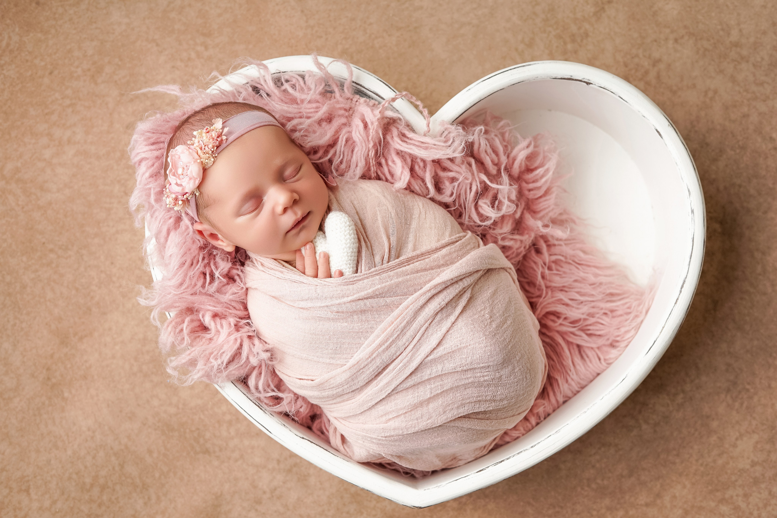 Newborn Photographer and life casting in Dubai Dariya Saeed