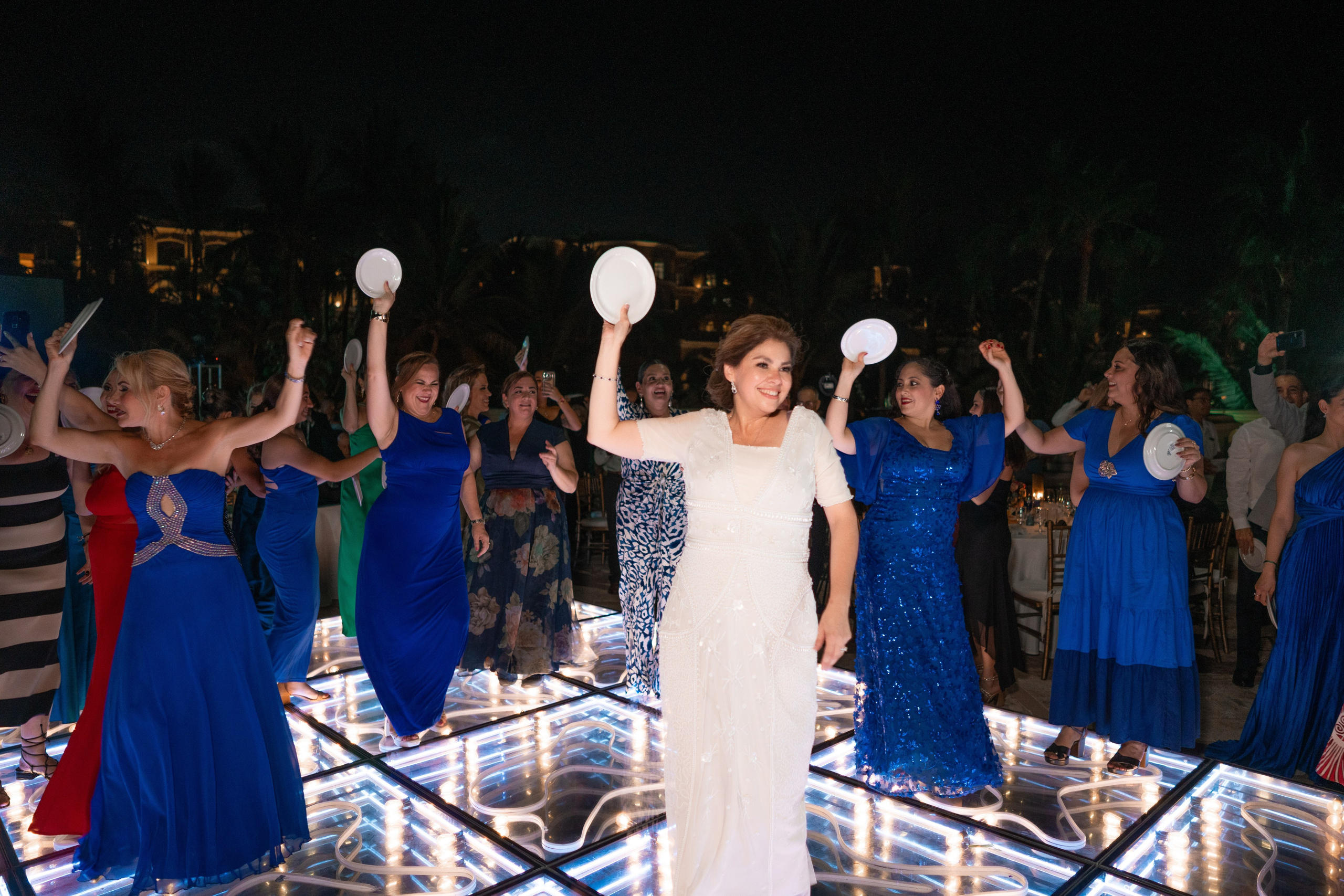 Photography and video for your wedding. Victoria Castellanos. Photographer in Mazatlán