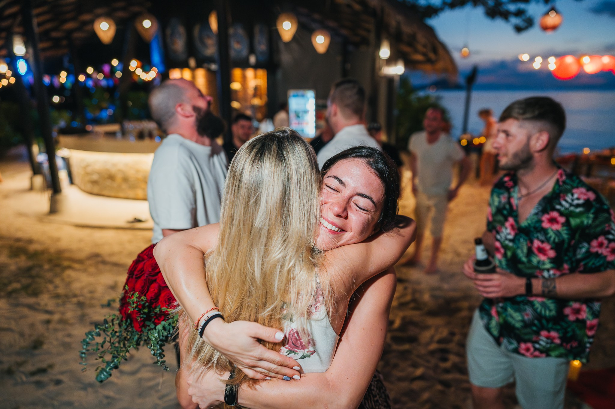 Invite friends. Romantic proposal on Koh Samui, Thailand