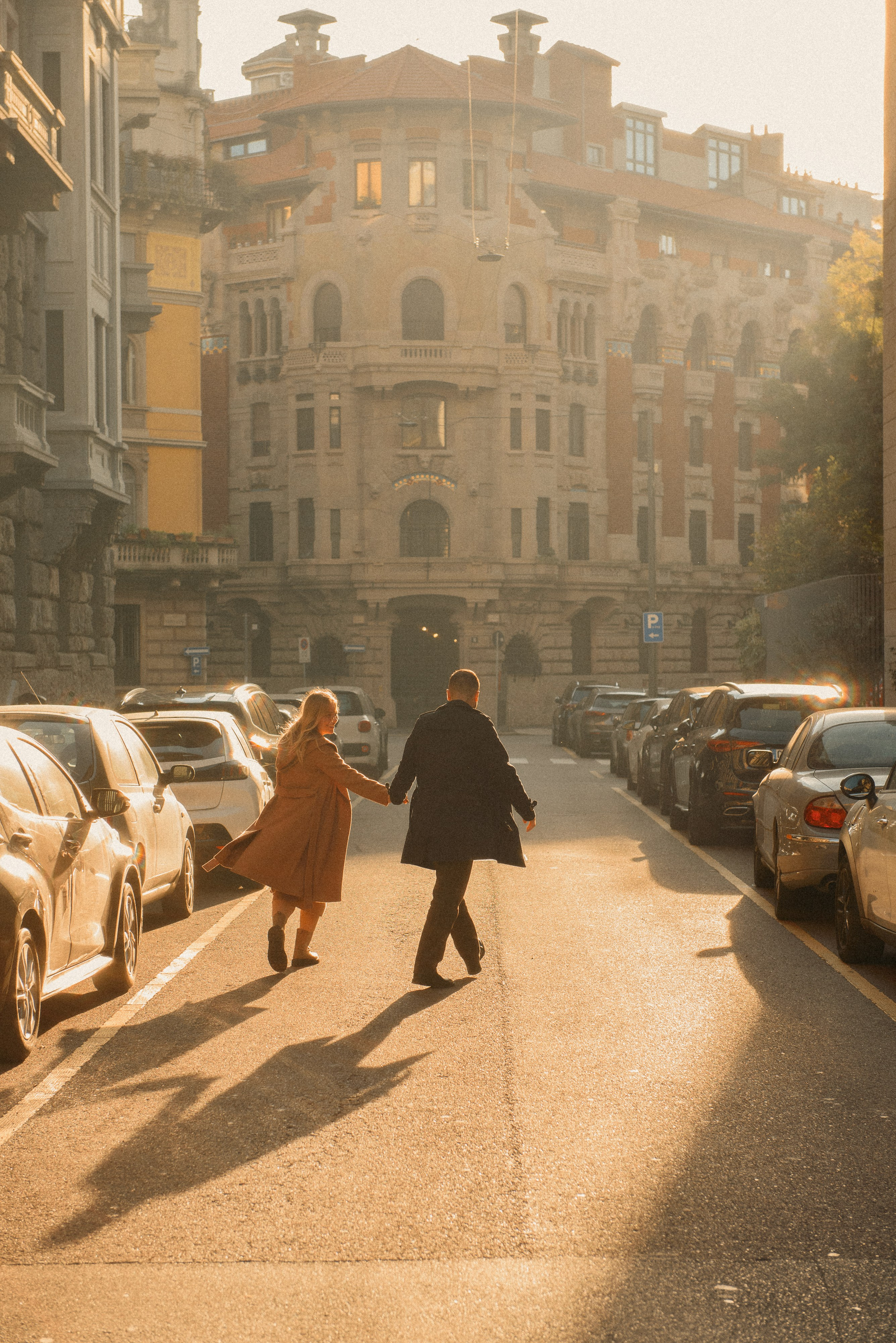 Couple engagement session in Milan with a destination wedding photographer. Best photographer in Milan