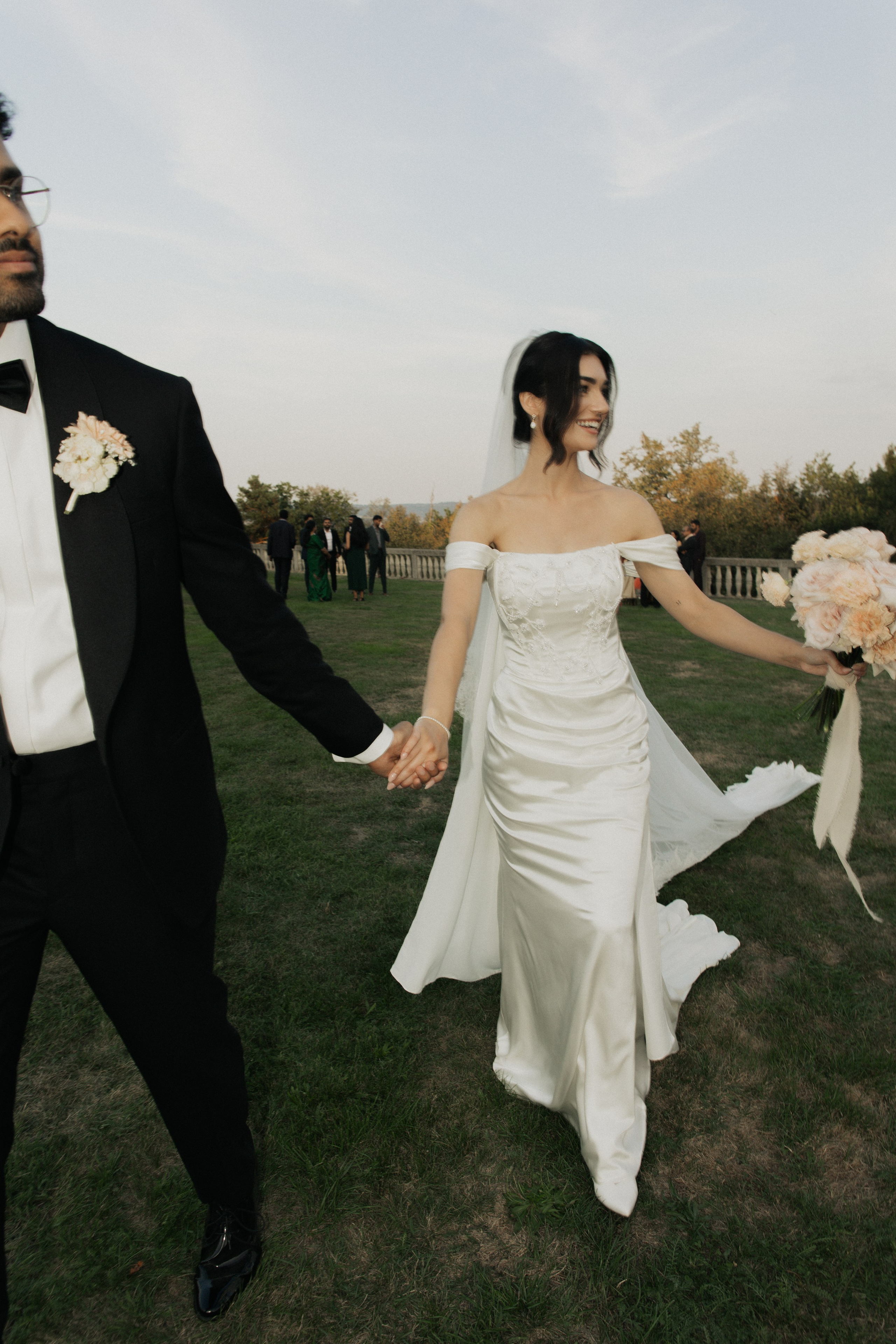 Elegant Castle Wedding in Austria | Alwin & Ruth’s Fairytale Celebration. Wedding photographer and videographer based in Timisoara, Romania