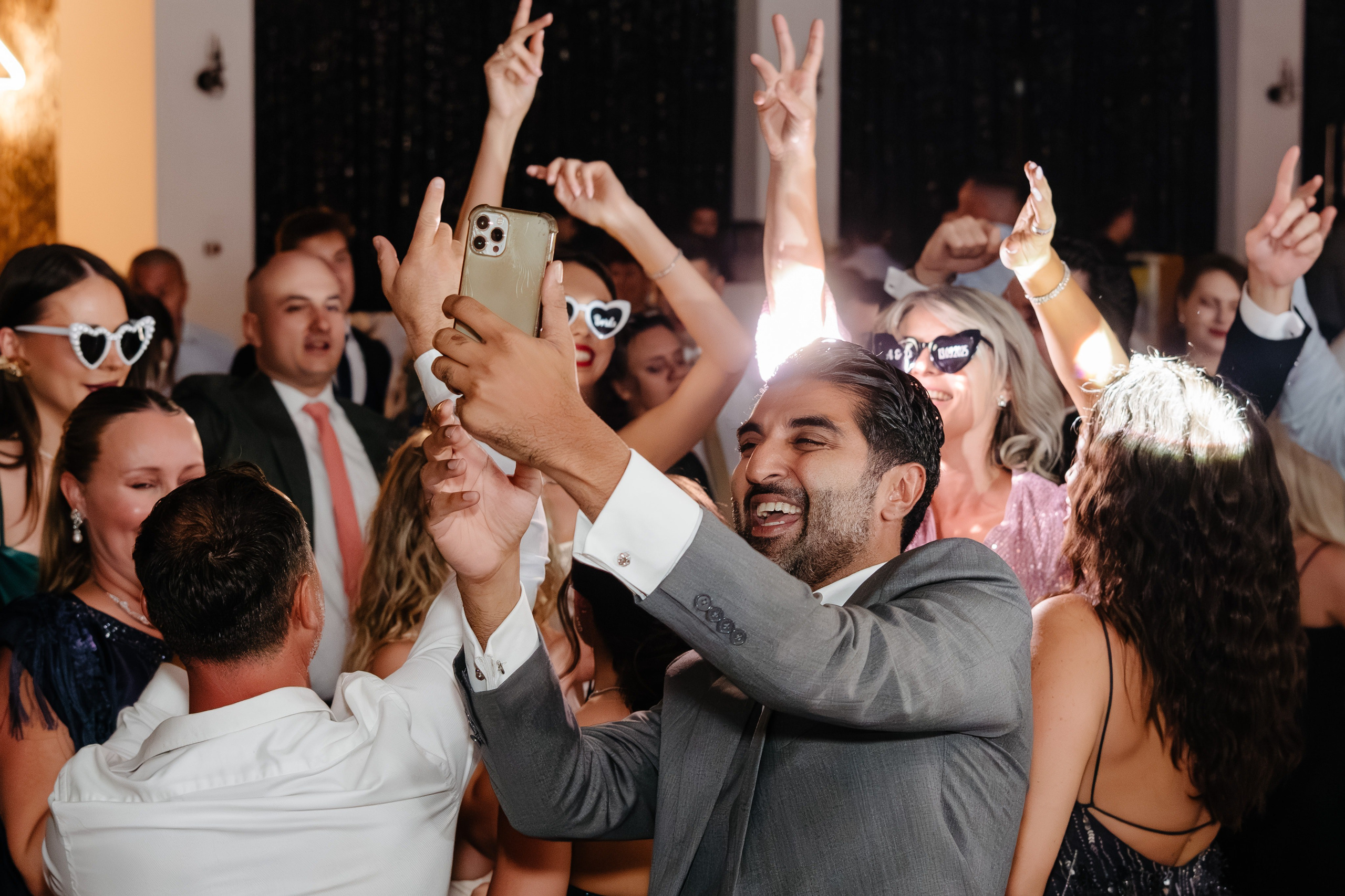 Povestea de nuntă a lui Anca și Dragoș în Bacău | Fotografie de Eveniment. Raw Studio. Fotograful tau de nunta!