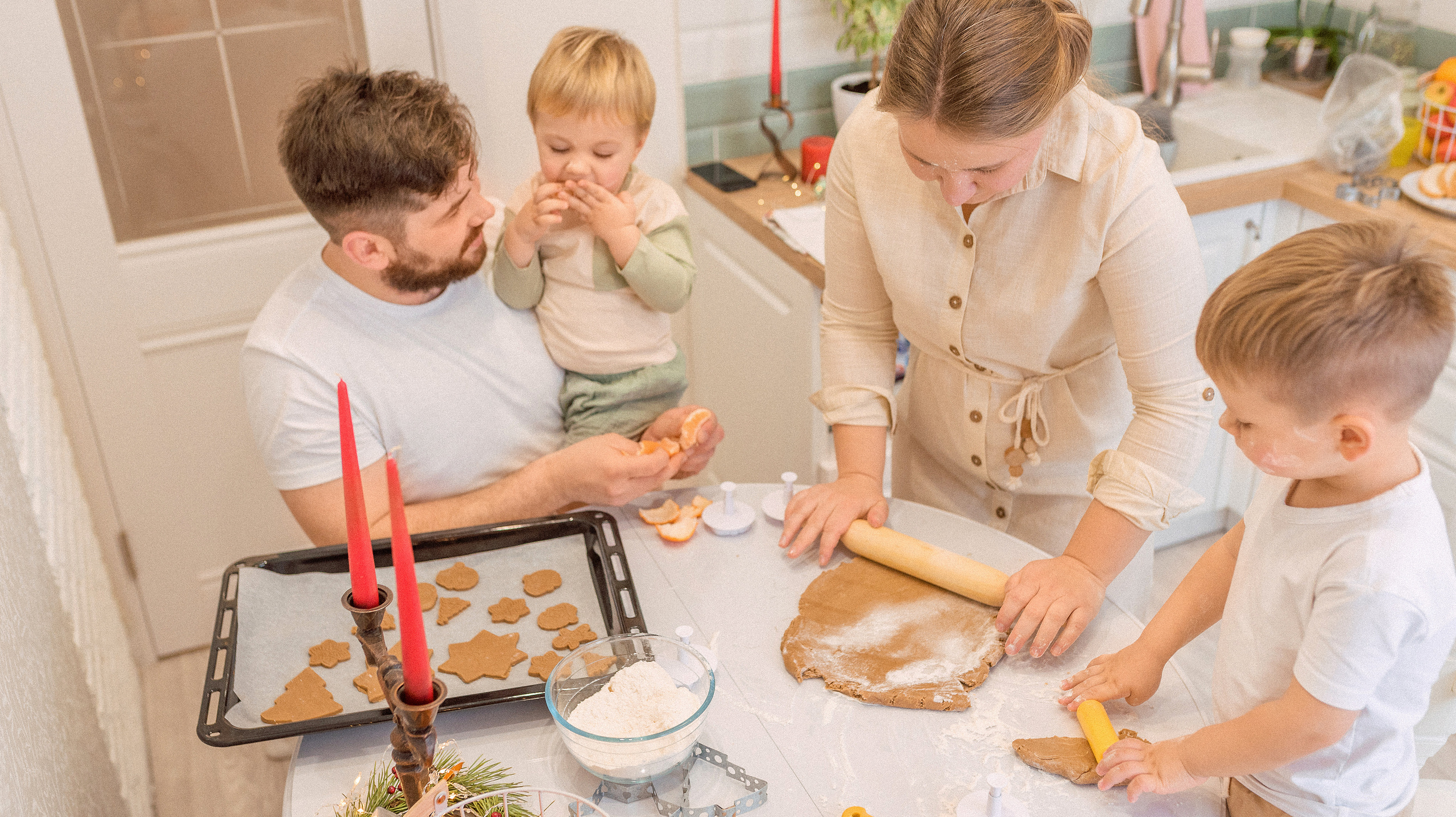 Домашняя съёмка. Пряники. Семейный фотограф и фотограф новорожденных в Вильнюсе Ирина Беленкевич