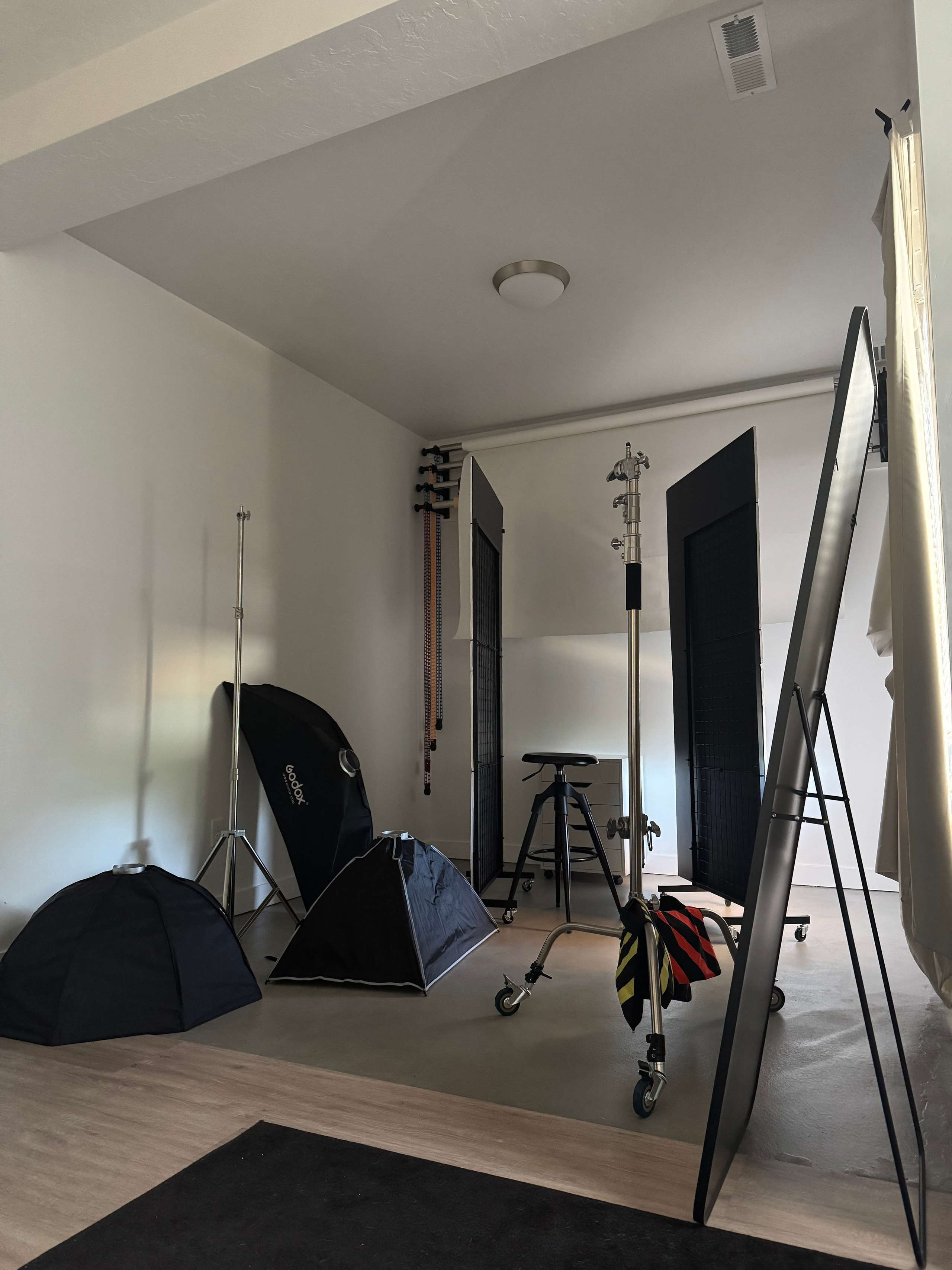 About Elena Shtatolkina | South Jordan Portrait Photographer. Shtatolkina Studio | Private Photo studio in South Jordan. Portrait, Maternity & Headshot Photography in South Jordan, Utah