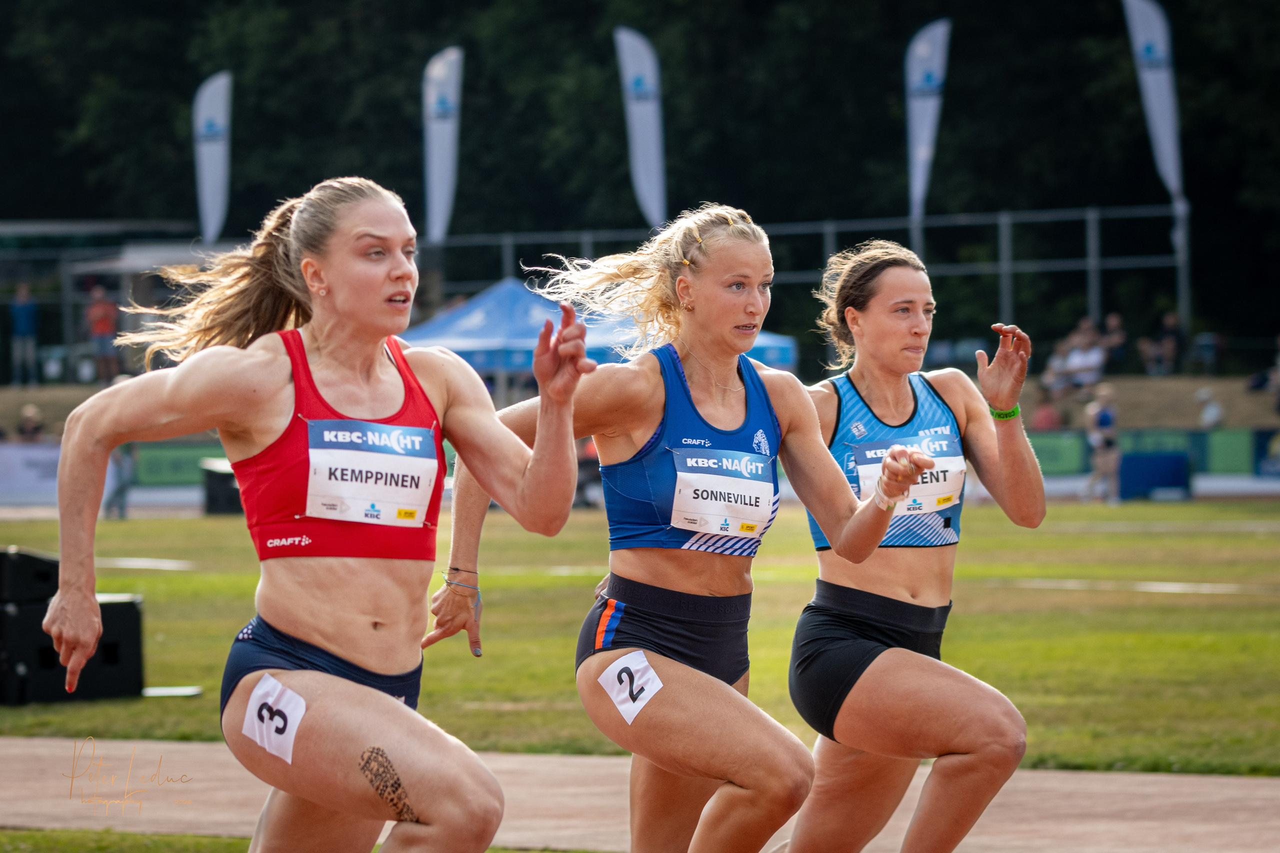 Nacht van de Atletiek. Peter Leduc is een passionele hobbyfotograaf uit België, gespecialiseerd in creatieve fotografie, visuele verhalen en unieke fotoprojecten